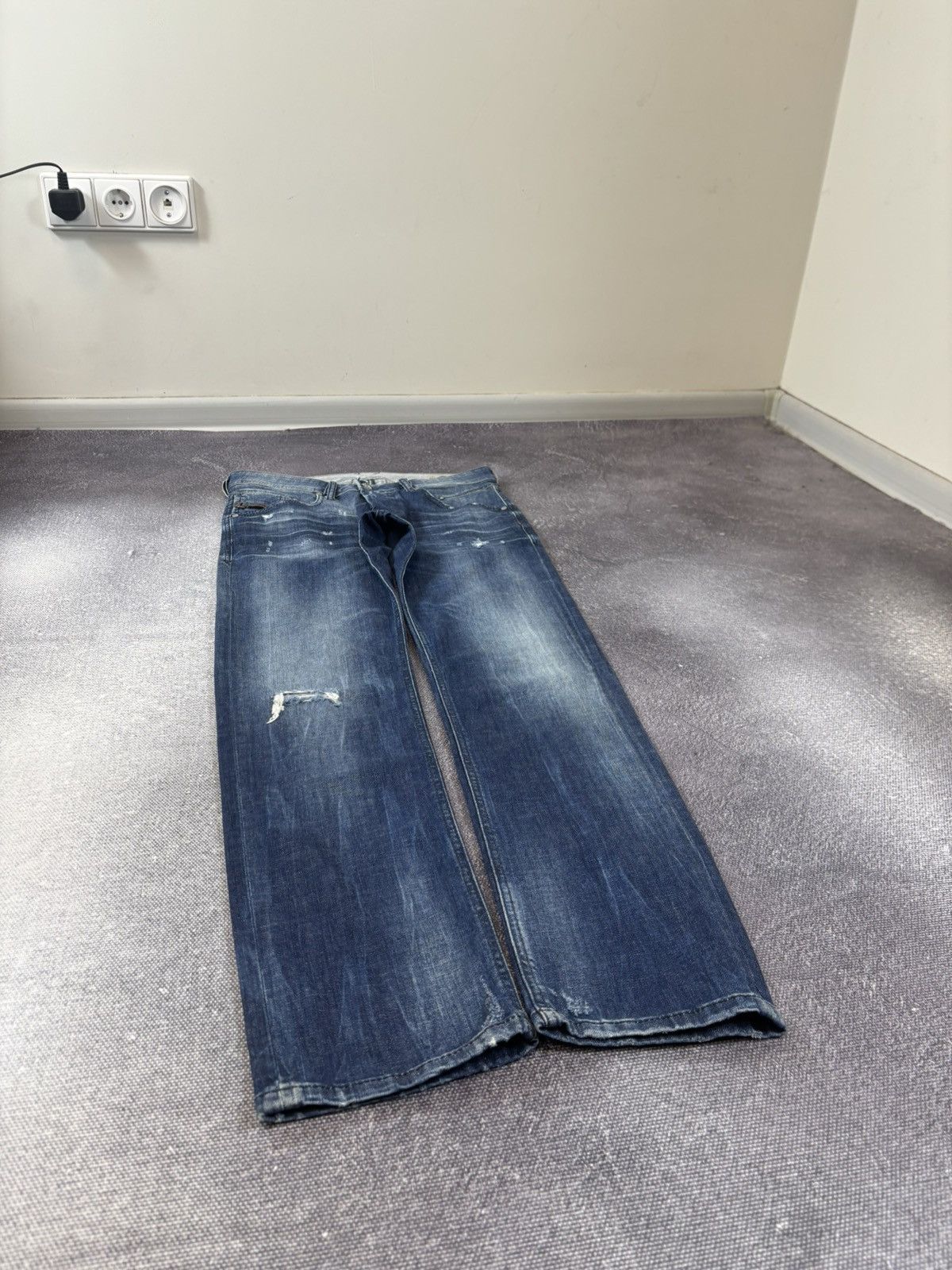 Diesel Diesel Belther NWT Men’s Regular Slim Tapered Denim Jeans Size US 28 / EU 44 - 3 Thumbnail