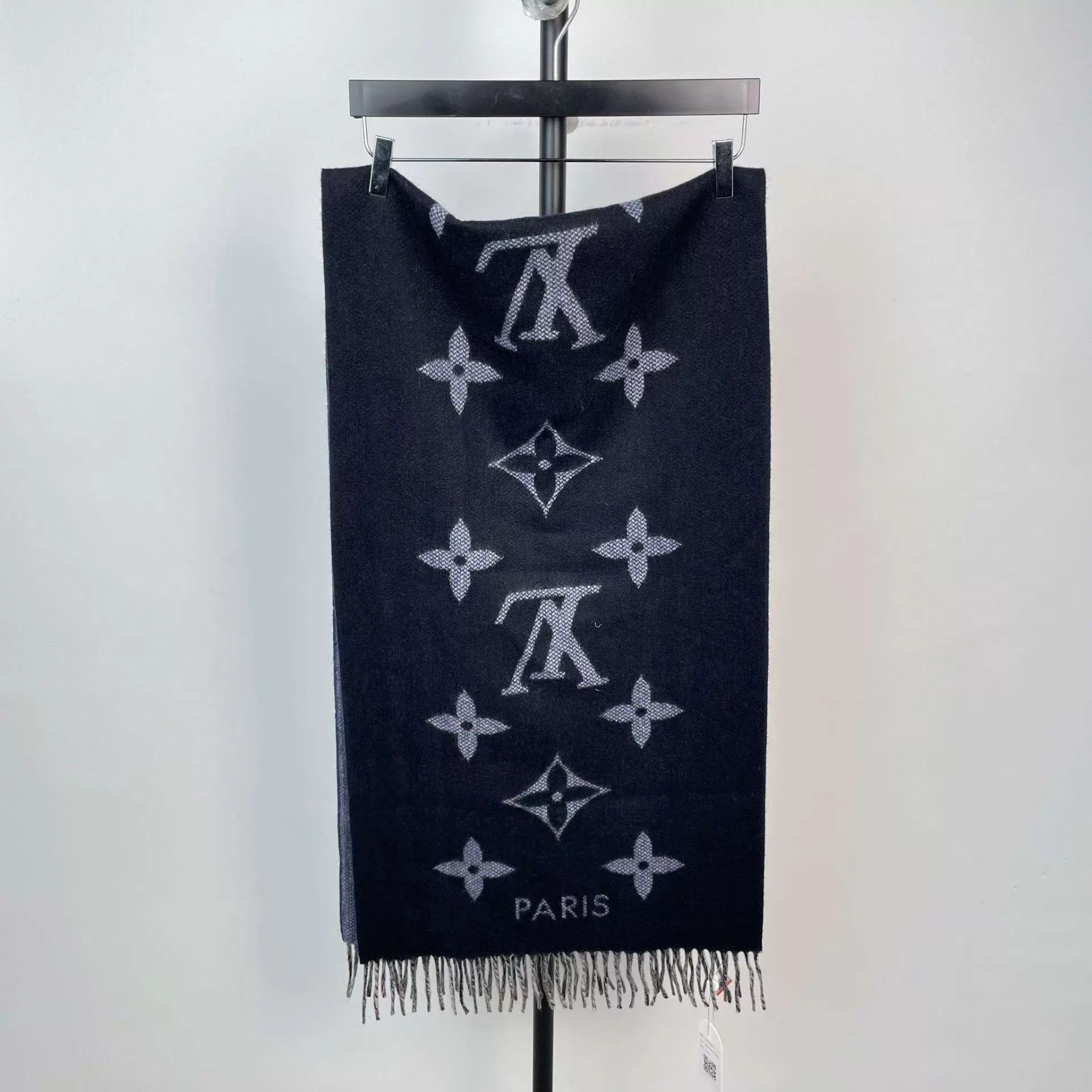 Louis Vuitton LV blue scarf Size ONE SIZE - 1 Thumbnail