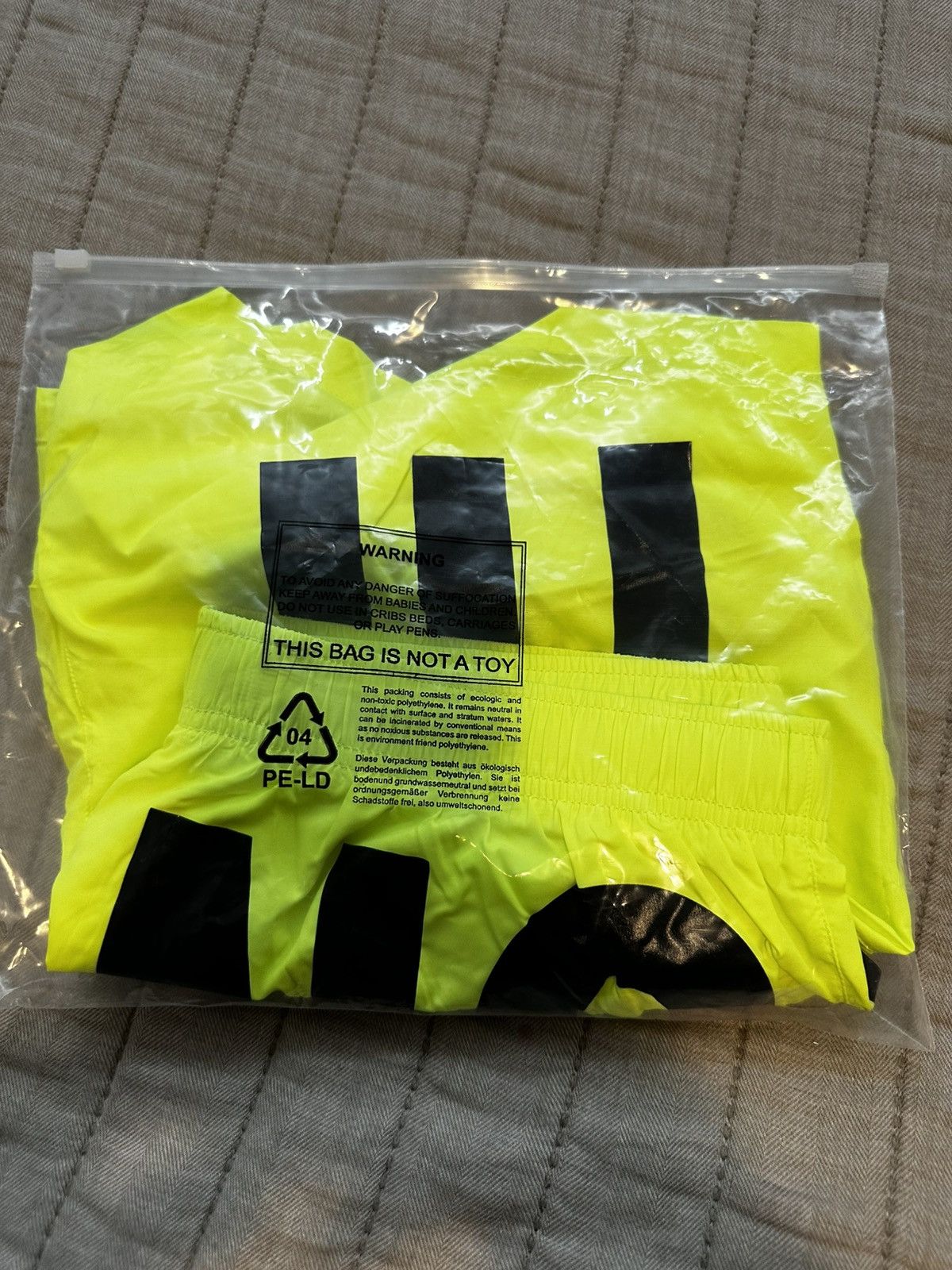 Moschino Moschino Swim Trunks Size Large retail $270 Size US 36 / EU 52 - 5 Thumbnail