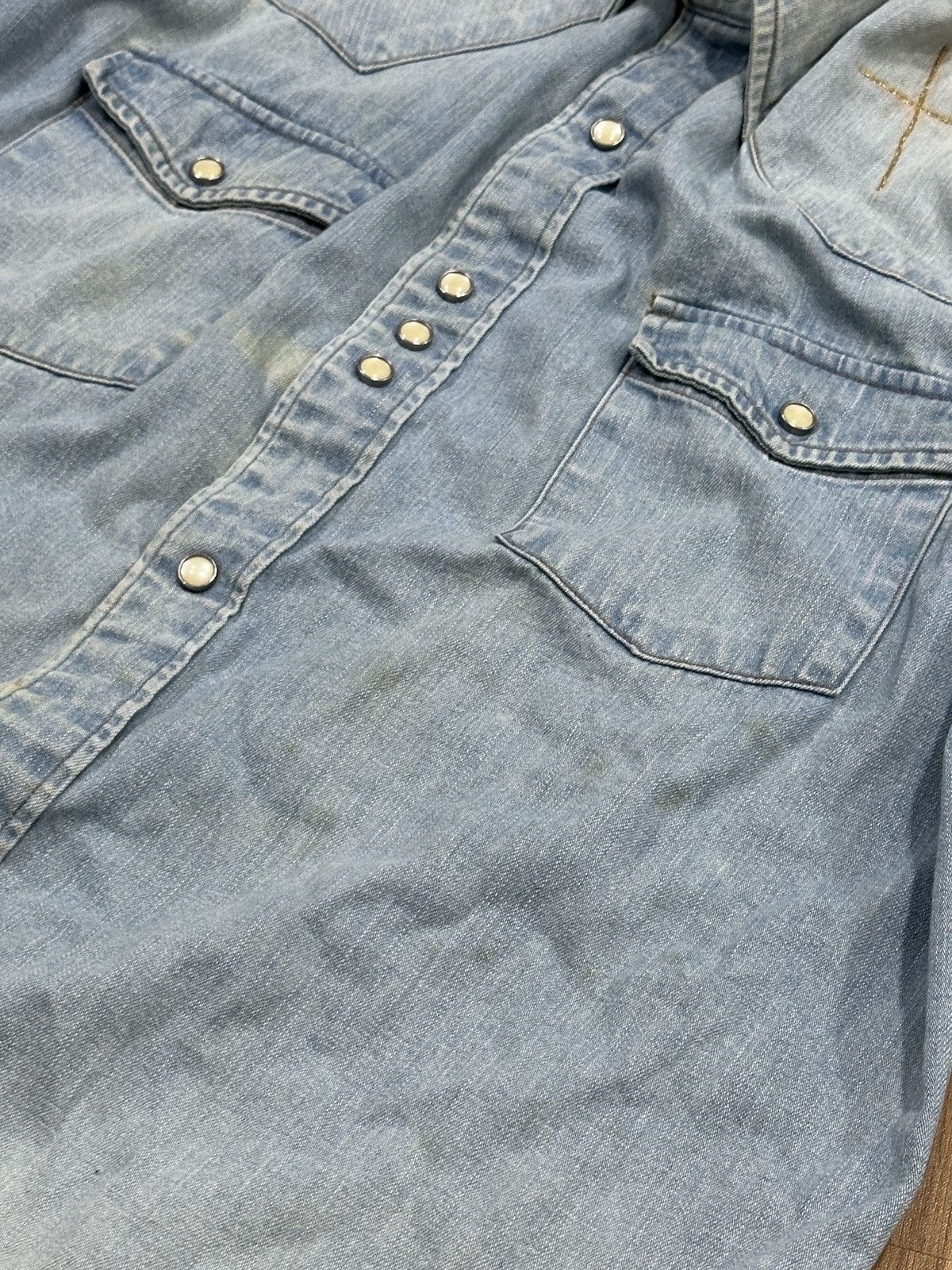Needles Needles By Nepenthes Cross Sewn Chambray Pearl Button-Up Size US L / EU 52-54 / 3 - 14 Thumbnail