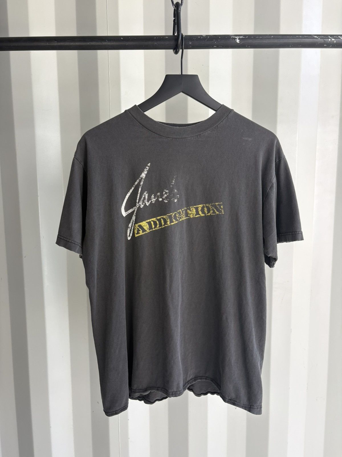 Band Tees Janes Addiction Thrashed Faded Distressed Shirt GRUNGE Size US L / EU 52-54 / 3 - 1 Thumbnail