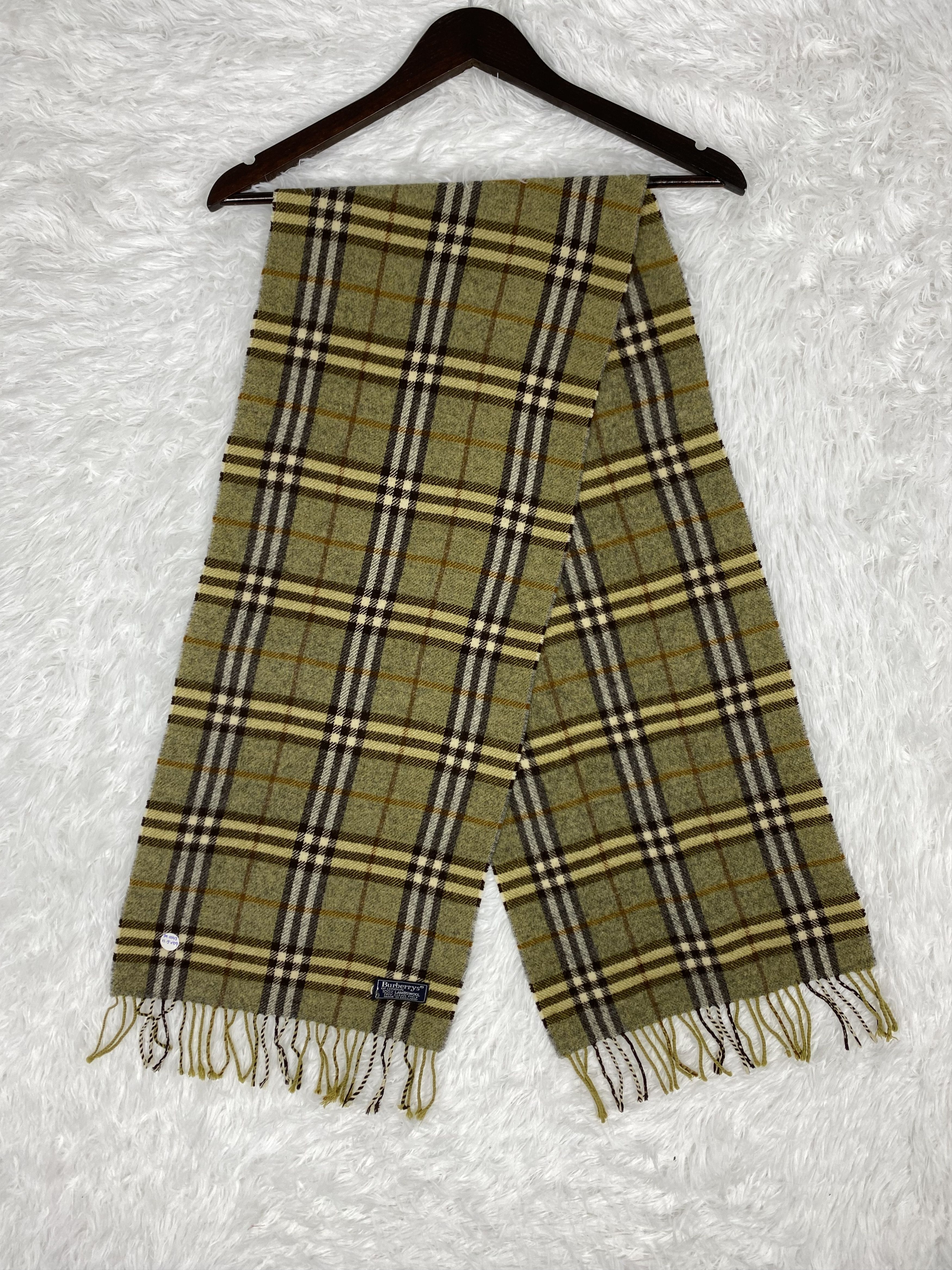 Burberry Vintage Burberry Scarf / Muffler Neckwear PM0043 Size ONE SIZE - 1 Thumbnail