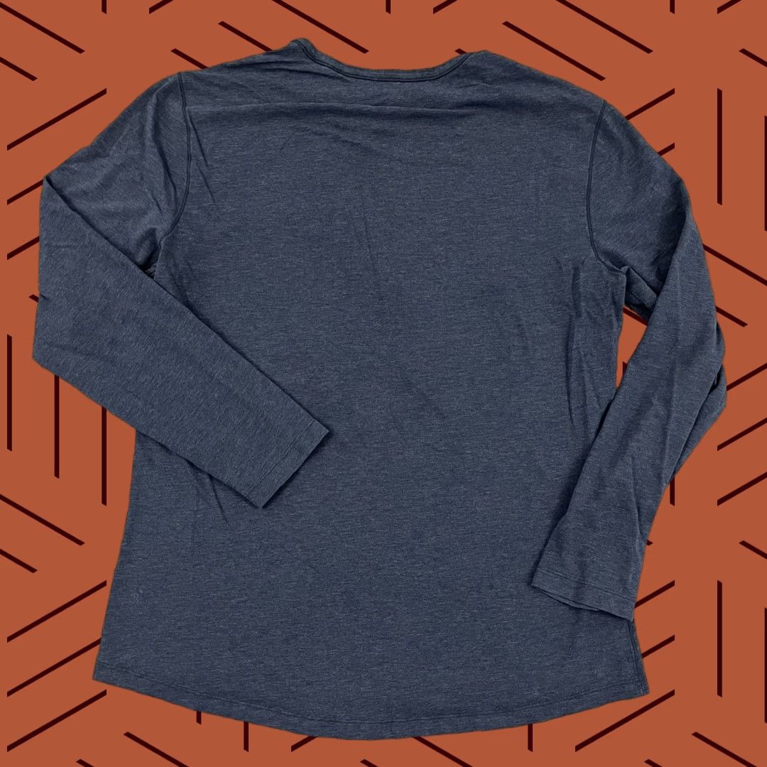 Lululemon Lululemon Shirt Mens L/XL Blue Everyday Essential Crew Neck Casual Athleisure Shirt Mens L Regular Blue Crew Neck Athleisure Size US L / EU 52-54 / 3 - 1 Thumbnail