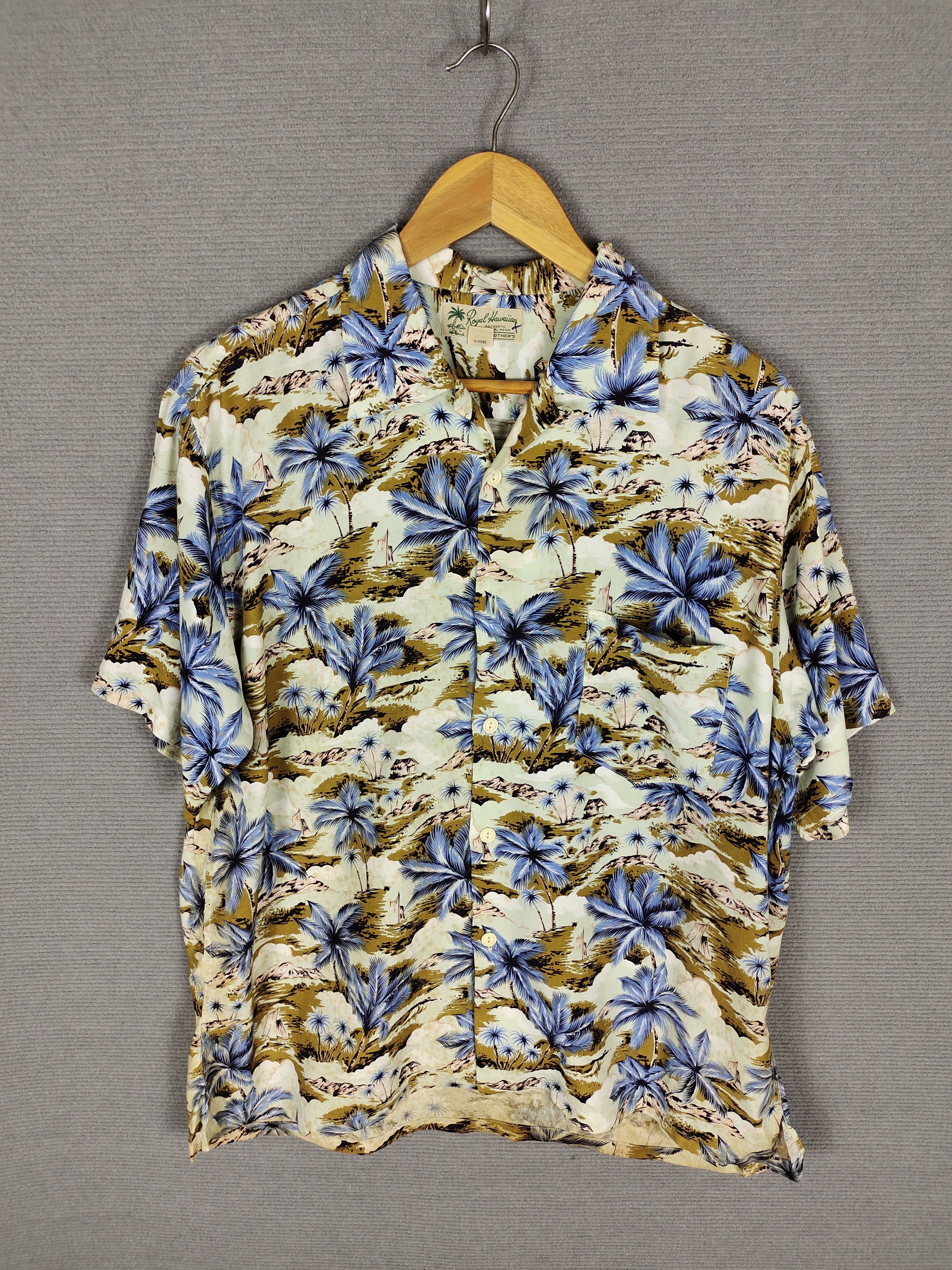 Japanese Brand Vintage Royal Hawaiian Scenic View Rayon Hawaiian Shirt Size US M / EU 48-50 / 2 - 1 Thumbnail