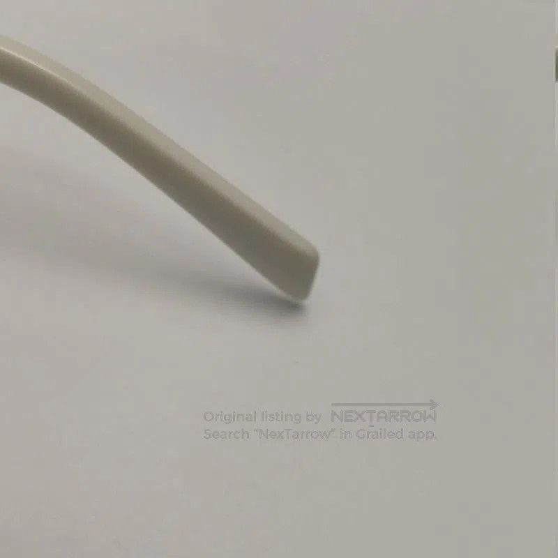 Prada Prada Logo Oval Frame Sunglasses in White. Size ONE SIZE - 9 Thumbnail