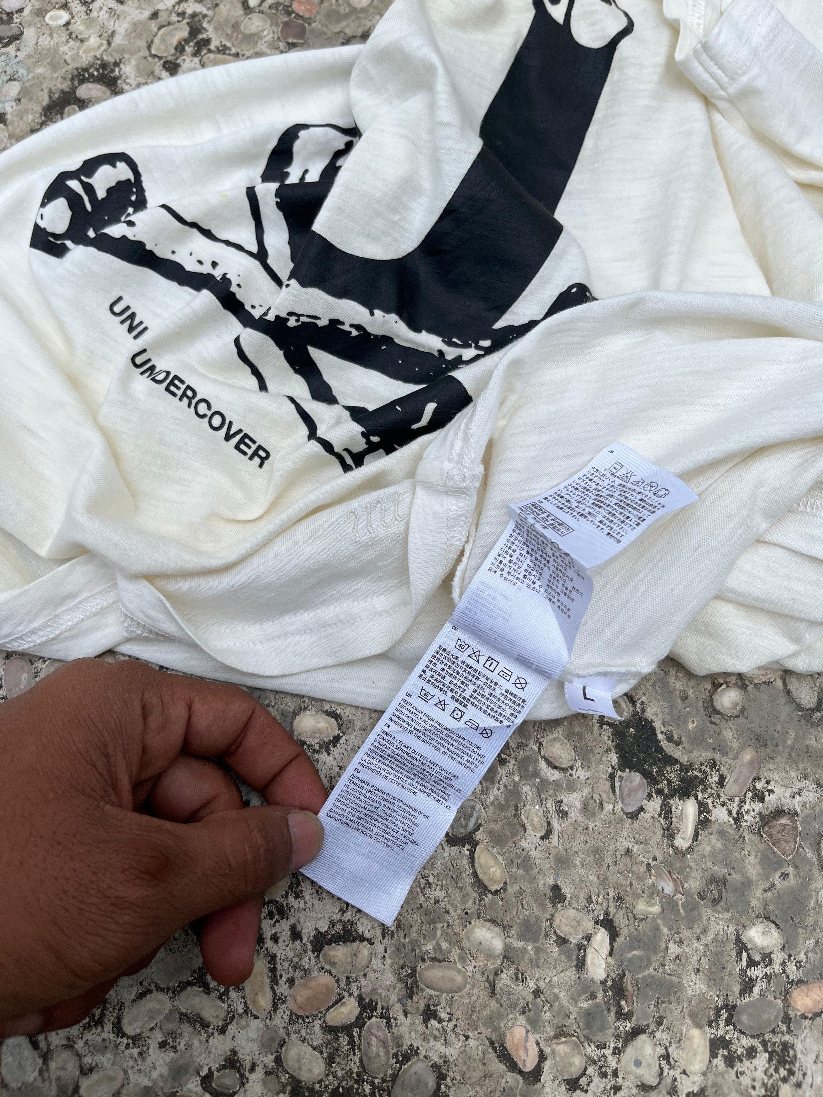 Undercover × Uniqlo Undercover X Uniqlo Crossbone Tshirt Size US L / EU 52-54 / 3 - 8 Thumbnail