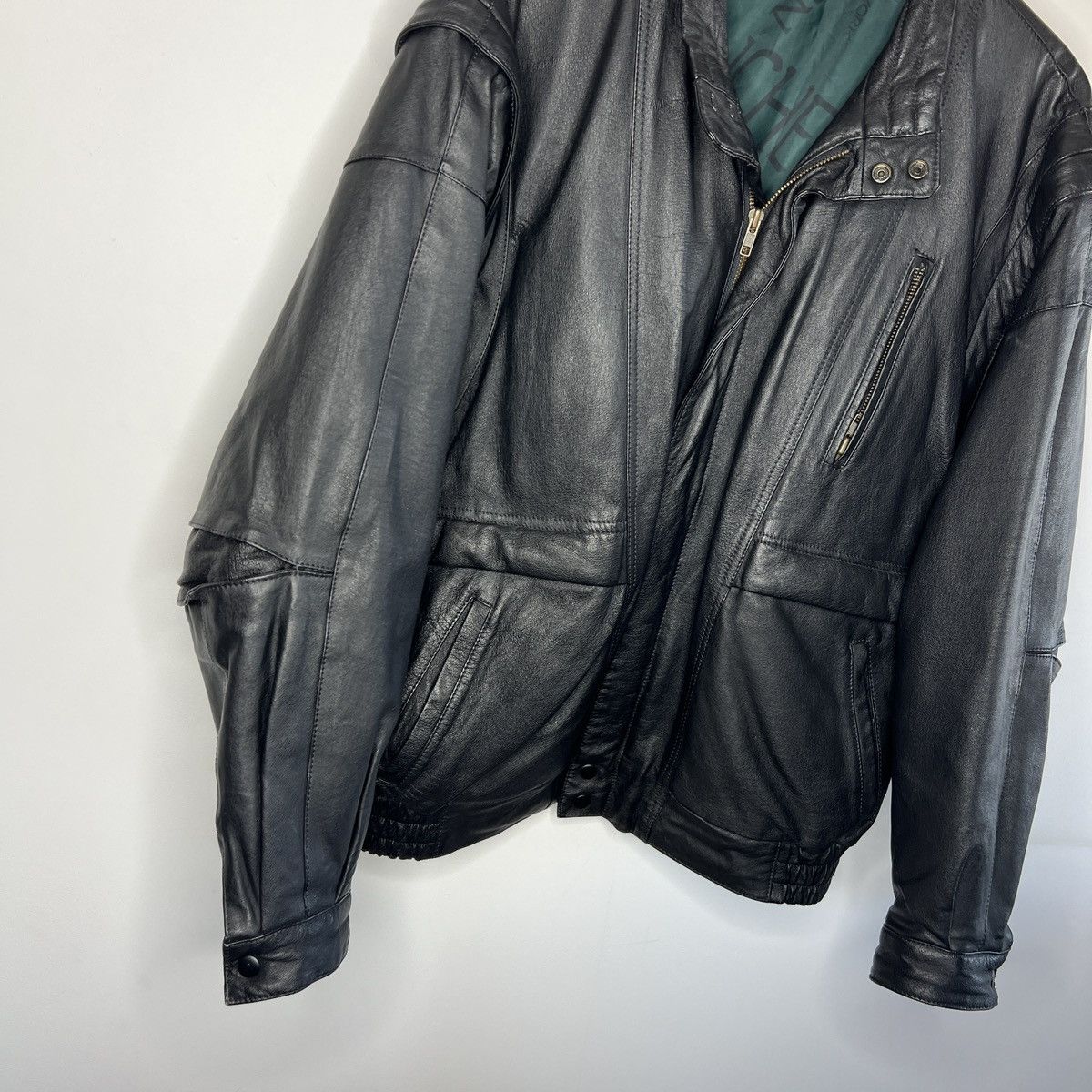 Leather × Vintage Vintage Black Leather Motor Biker Jacket Trucker Genuine Size US L / EU 52-54 / 3 - 5 Thumbnail
