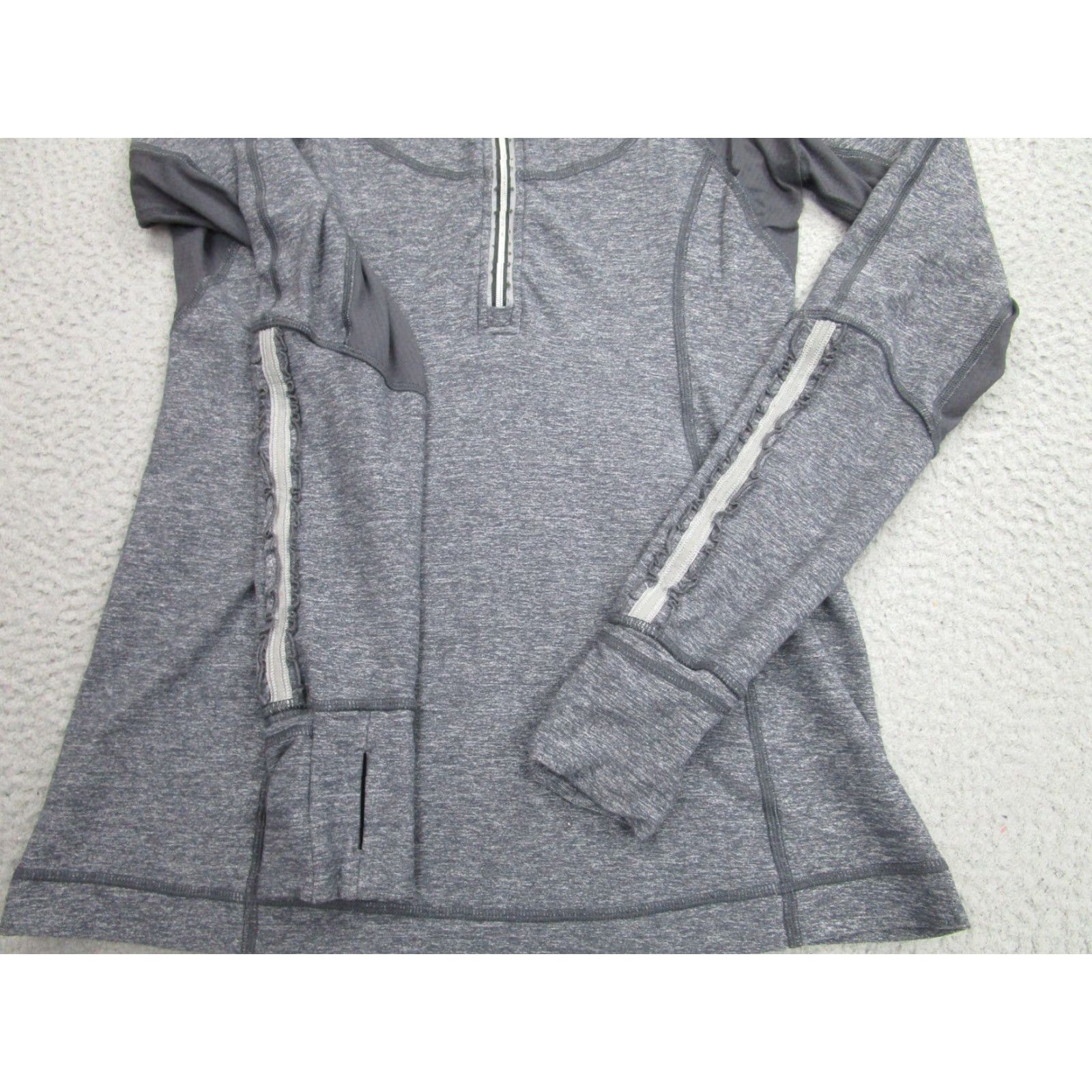 Lululemon Lululemon Pullover Women 8 Gray Mock Neck Half Zip Long Sleeve Thumbholes Reflective Running Gym Yoga Size M / US 6-8 / IT 42-44 - 6 Thumbnail
