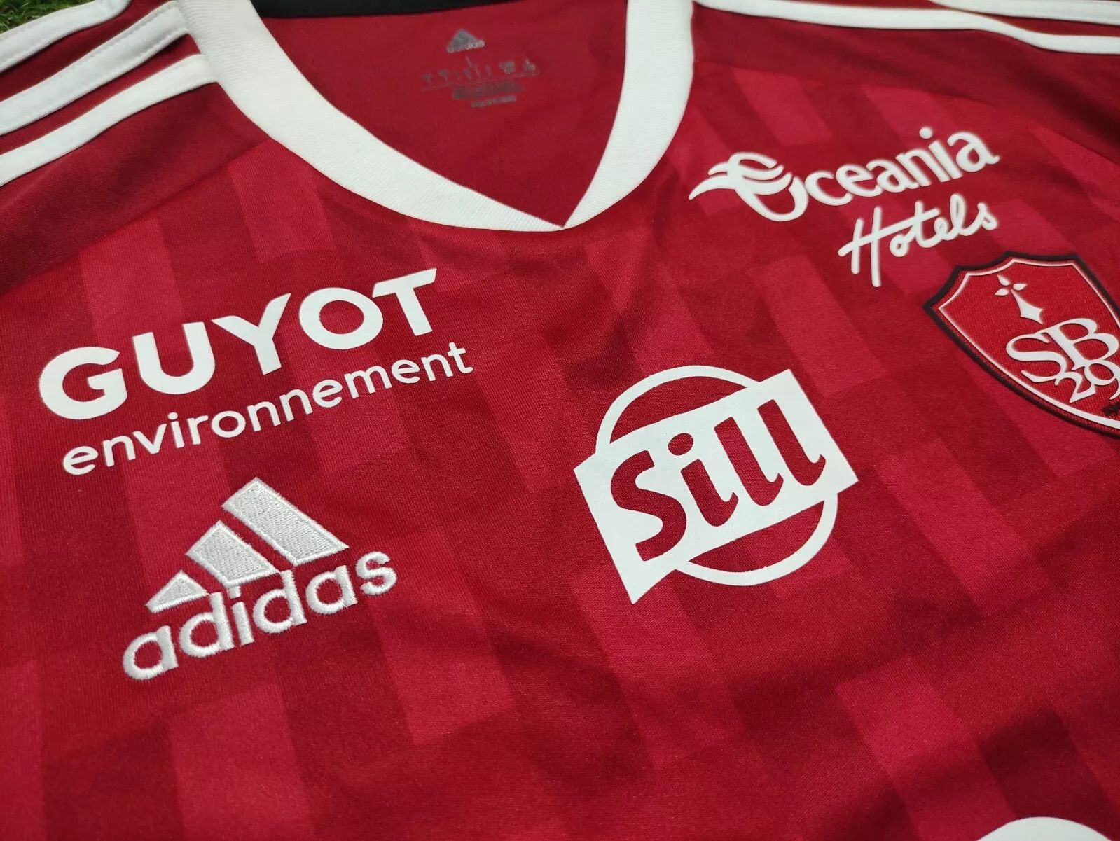 Adidas Stade Brestois Brest 29 2022 SHIRT JERSEY football HB5392 Size US XL / EU 56 / 4 - 6 Thumbnail