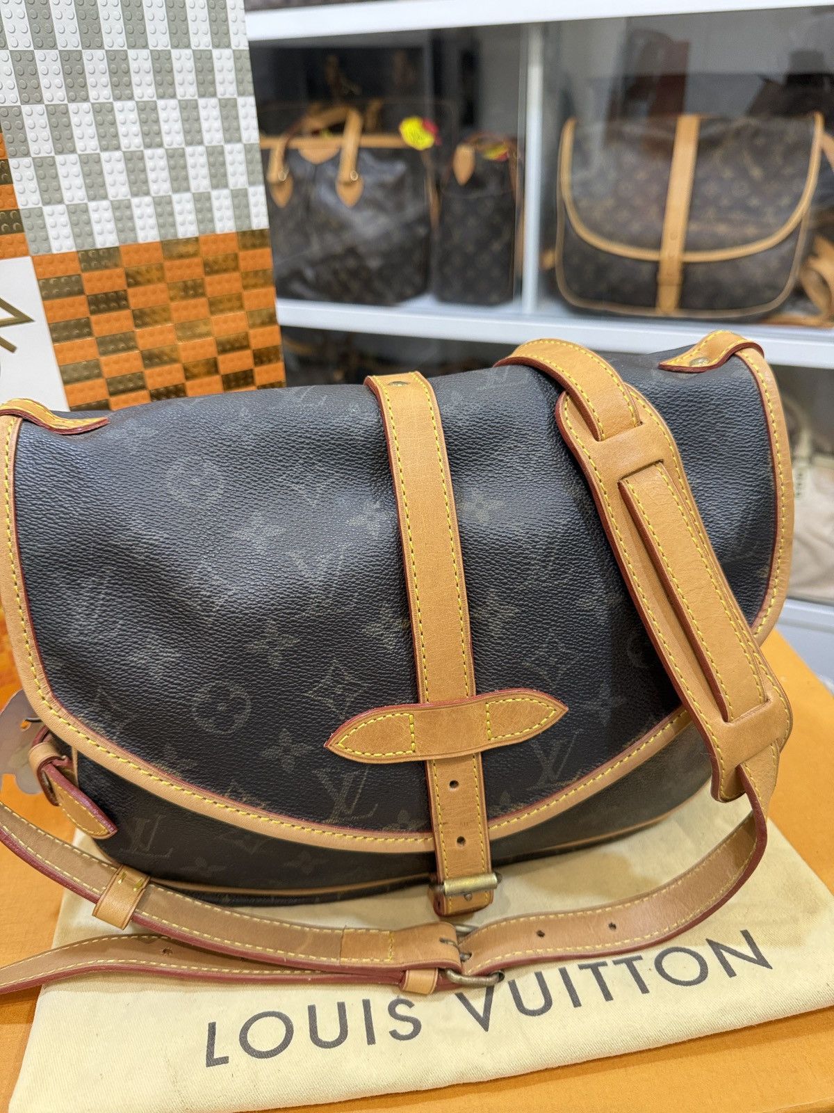 Louis Vuitton LOUIS VUITTON MONOGRAM SAUMUR 30 - 2070 Size ONE SIZE - 3 Thumbnail