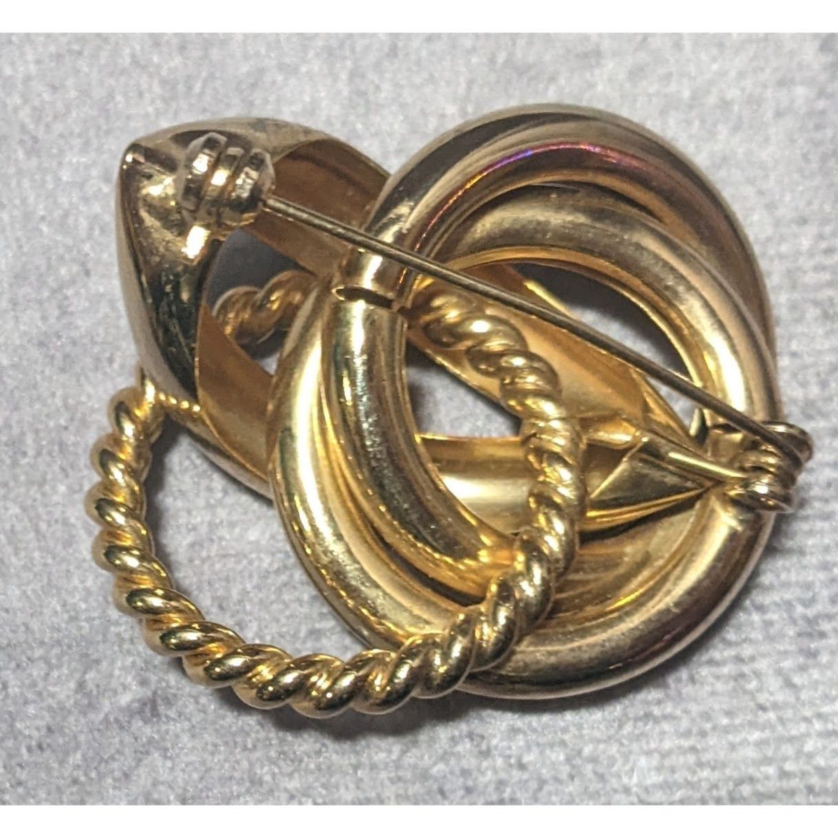 Other Vintage Abstract Gold Tone Metal Knot Brooch Size ONE SIZE - 6 Thumbnail