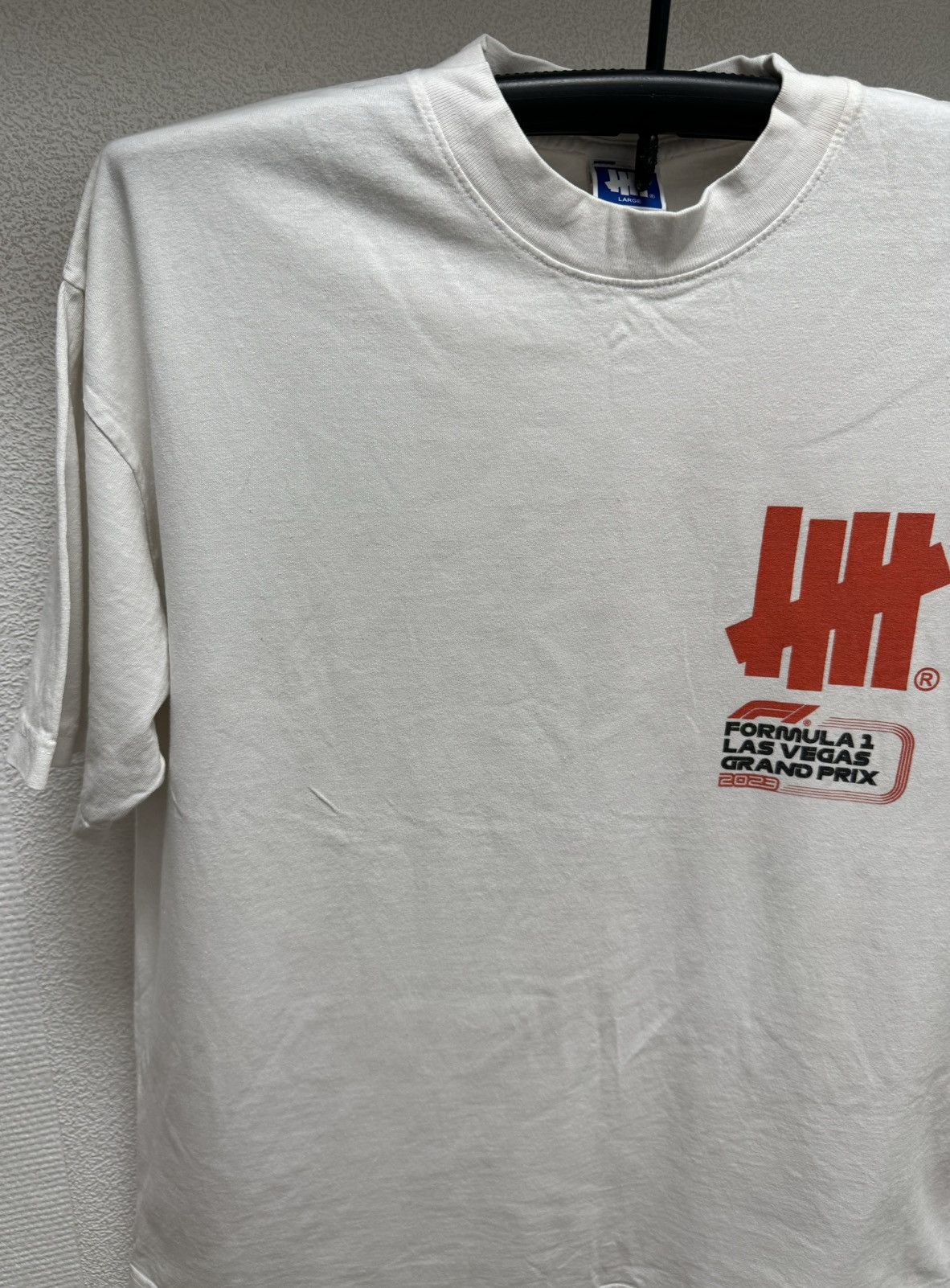 Undefeated Undefeated Formula 1 big logo white t-ahirt L sz UNDFTD las Size US L / EU 52-54 / 3 - 8 Thumbnail