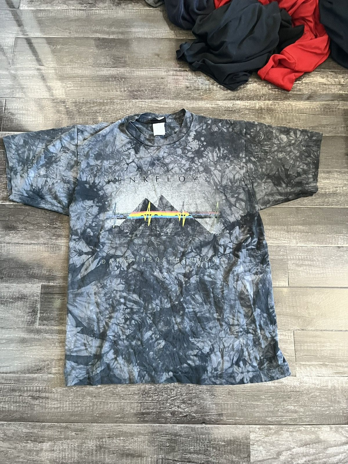 image of Liquid Blue Vintage Pink Floyd Dark Side Of The Moon T Shirt in Grey, Men's (Size Medium)