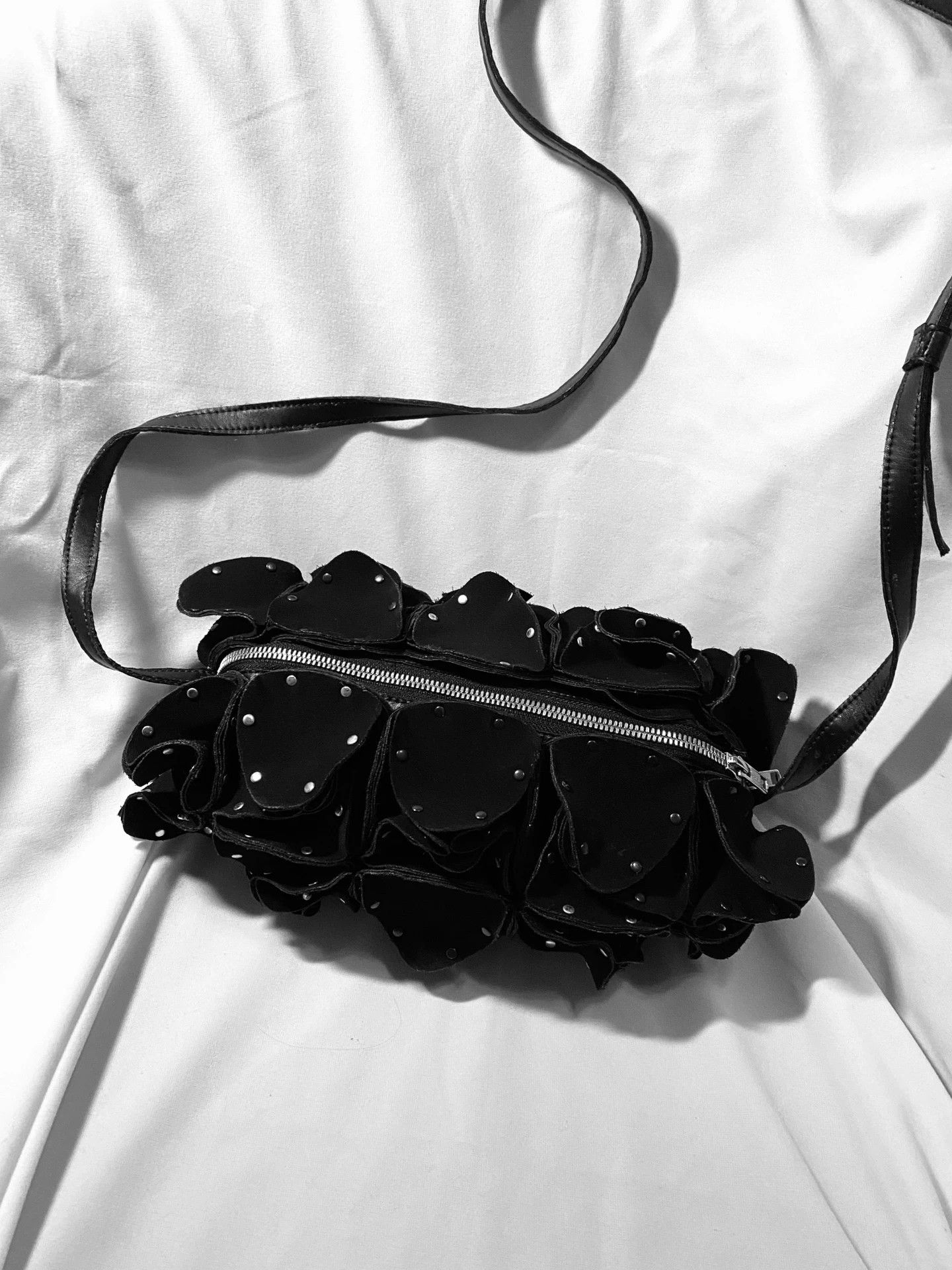 Noir Kei Ninomiya Noir Kei Ninomiya CDG Rivet Crossbody Bag Size ONE SIZE - 1 Thumbnail