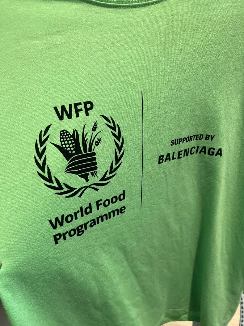 Balenciaga Balenciaga Green Charity Short Sleeve - Great for Lifting Size US S / EU 44-46 / 1 - 3 Thumbnail