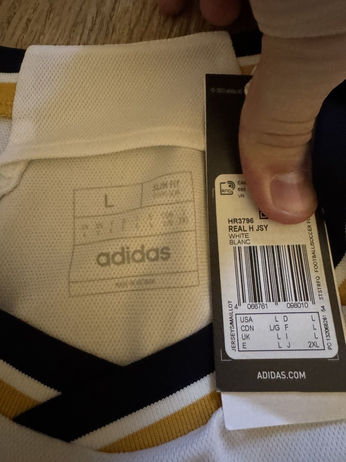 Adidas REAL MADRID CF 2023/2024 HOME FOOTBALL SHIRT SZ L HR3796 Size US L / EU 52-54 / 3 - 3 Thumbnail