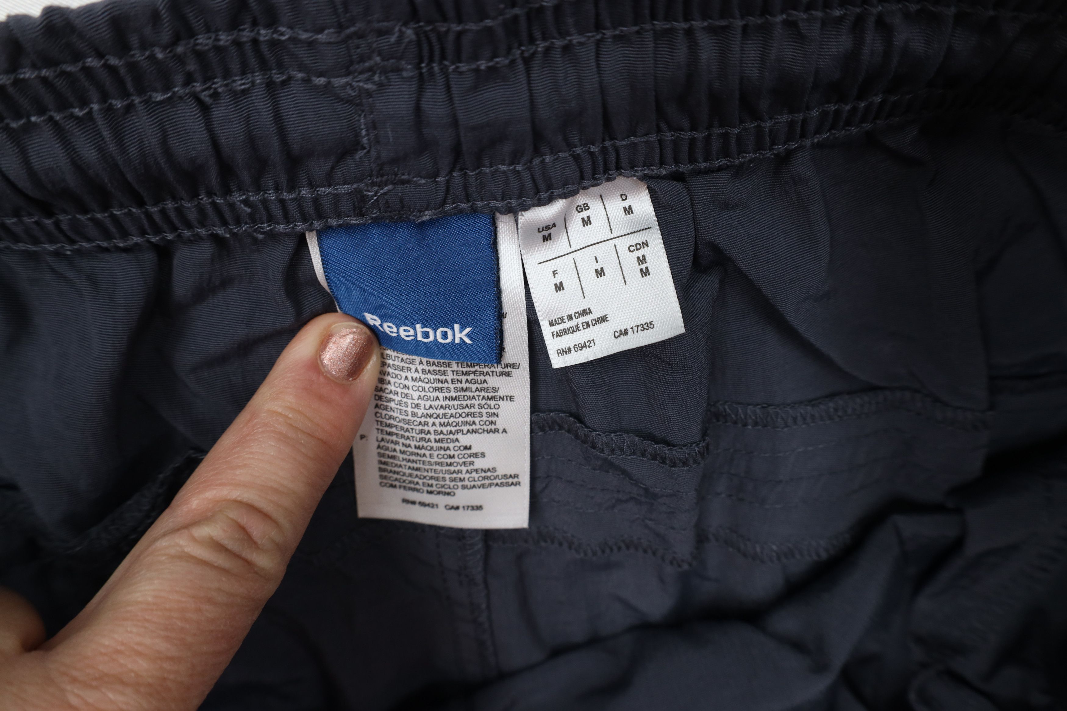 Reebok Vintage Reebok Spell Out Above Knee Cargo Shorts Gray Nylon Size US 32 / EU 48 - 7 Thumbnail
