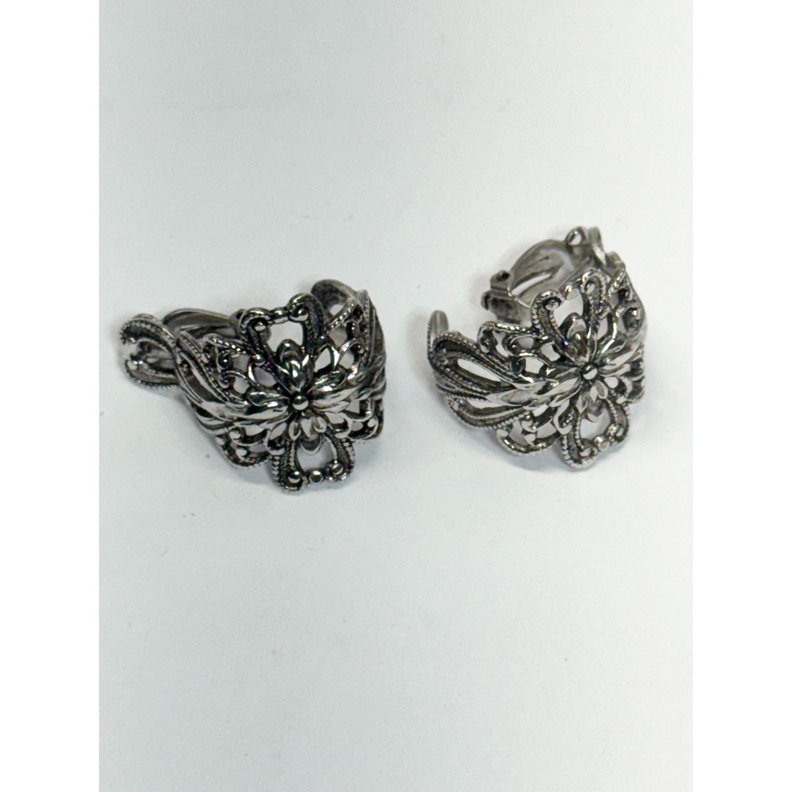 Vintage Vintage silver filigree hoop clip on earrings Size ONE SIZE - 5 Thumbnail