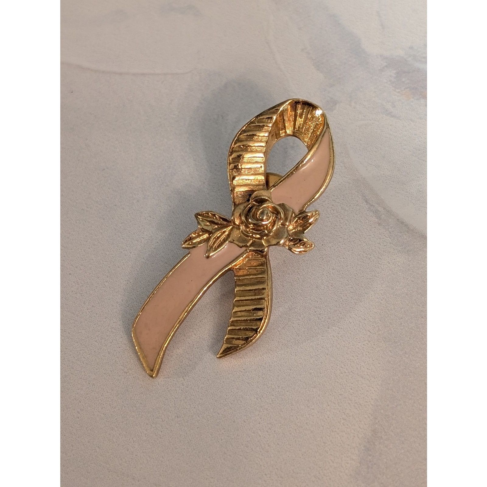 Vintage VTG 1994 Avon Breast Cancer Floral Pink Ribbon Lapel Pin Size ONE SIZE - 1 Thumbnail