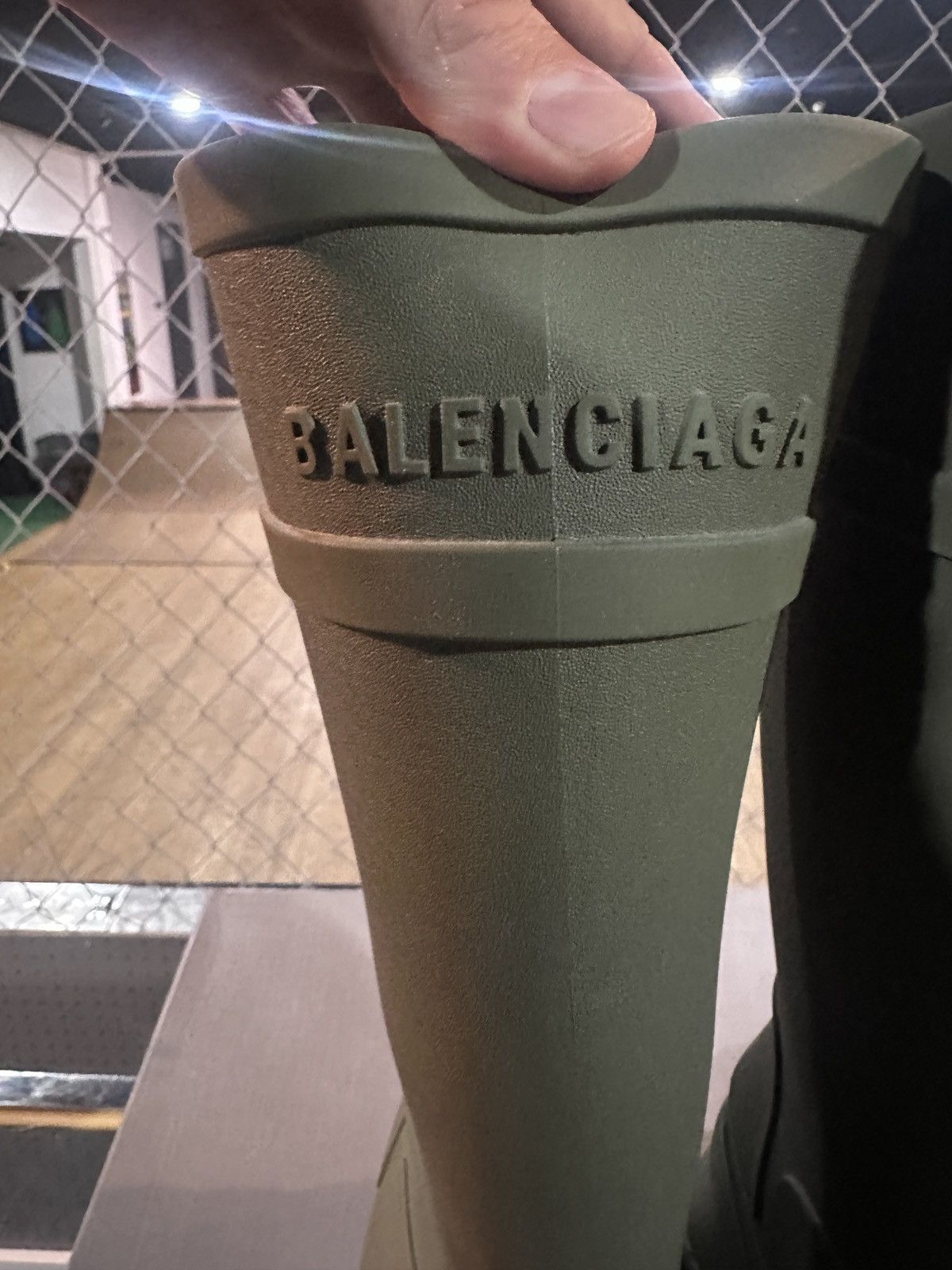 Balenciaga × Crocs Balenciaga Crocs Size US 10 / EU 43 - 4 Thumbnail