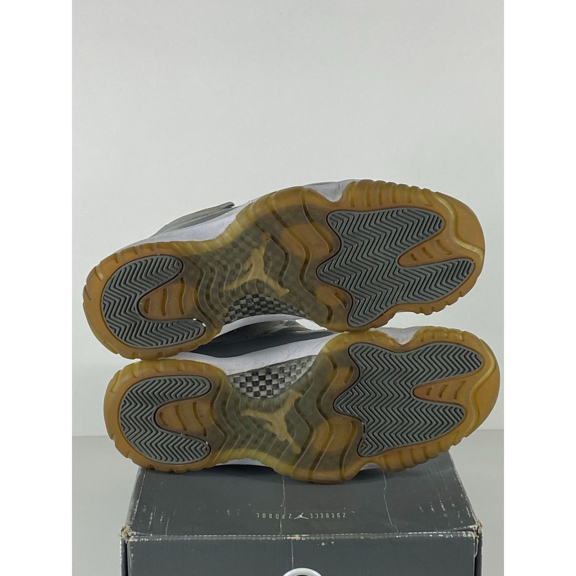 Jordan Brand Air Jordan 11 Retro Cool Grey (2010) 378037-001 Size 10.5 US Size US 10.5 / EU 43-44 - 6 Thumbnail