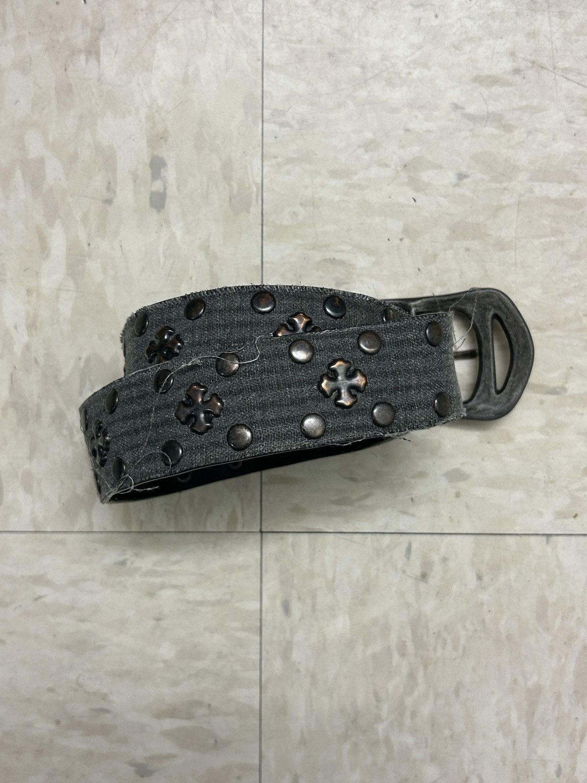 Japanese Brand GREY ARCHIVAL STYLE DISTRESSED BELT GOLD FLOWER BUCKLE BELT Size 36 - 1 Thumbnail