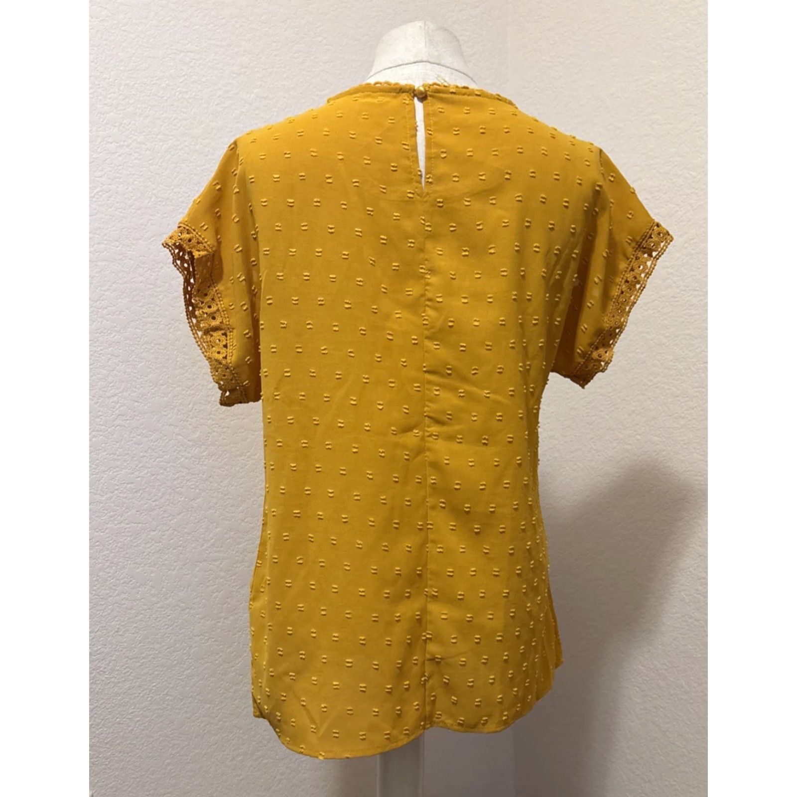 Shein SheIn Blouse Shirt Ladies XS? (Note: Original size M) -> This output is invalid; please provide the original title text only. Size M / US 6-8 / IT 42-44 - 3 Thumbnail