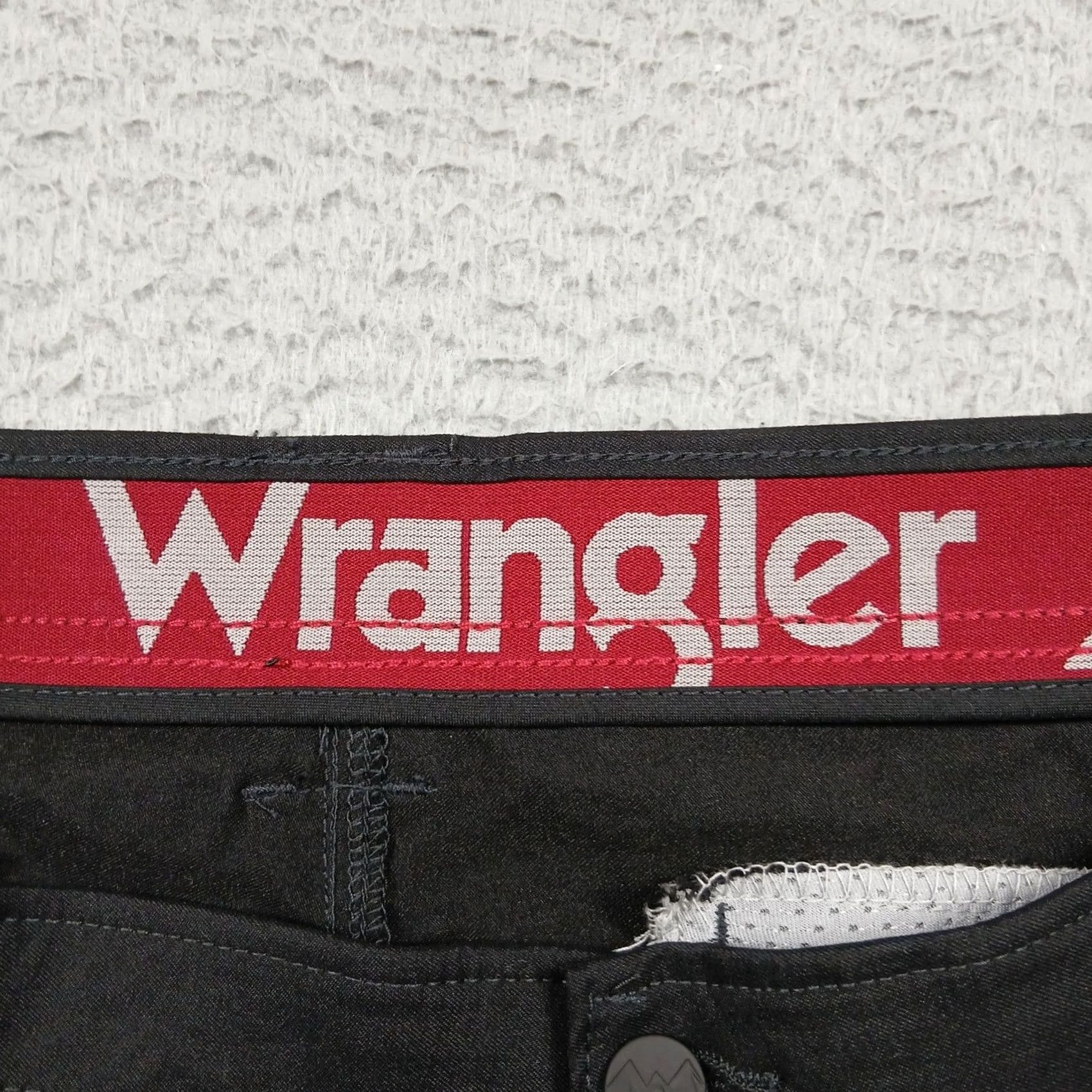 Wrangler VINTAGE Wrangler Outdoor Cargo Pants Mens 40x32 Black Nylon Spandex Cargo Pocket Zip Snap Straight Leg EUC Size US 40 / EU 56 - 5 Thumbnail