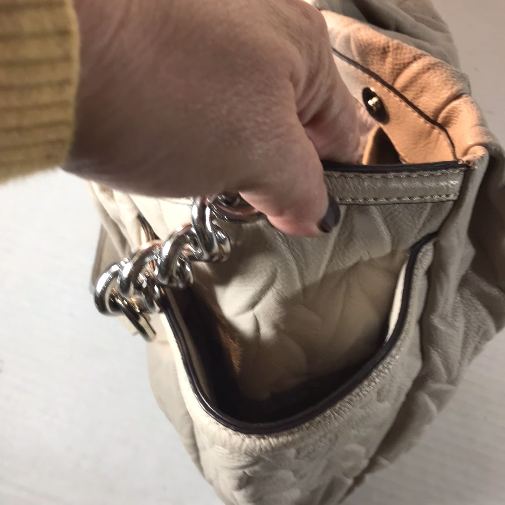 Vintage Simply Vera Vera Wang Bone Faux Leather Satchel Bag Metal Chain Straps Size ONE SIZE - 2 Thumbnail