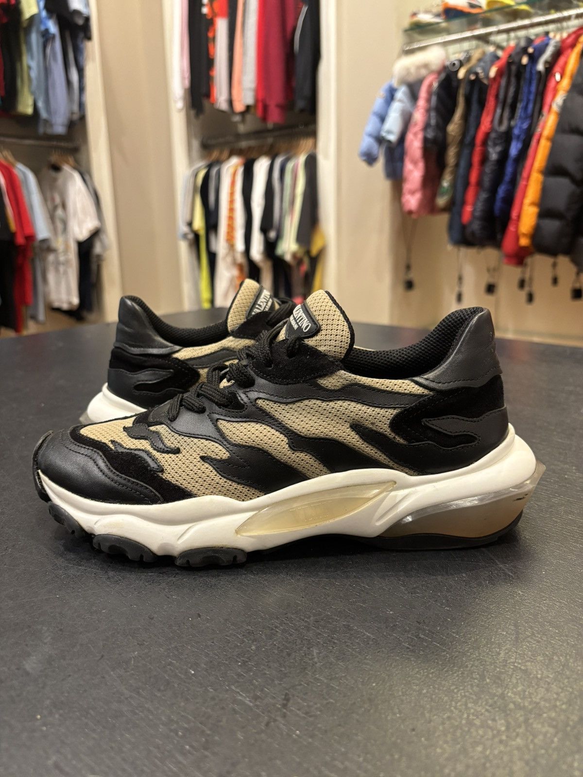 Valentino Valentino Low Top Sneakers Size US 5.5 / EU 38 - 2 Thumbnail