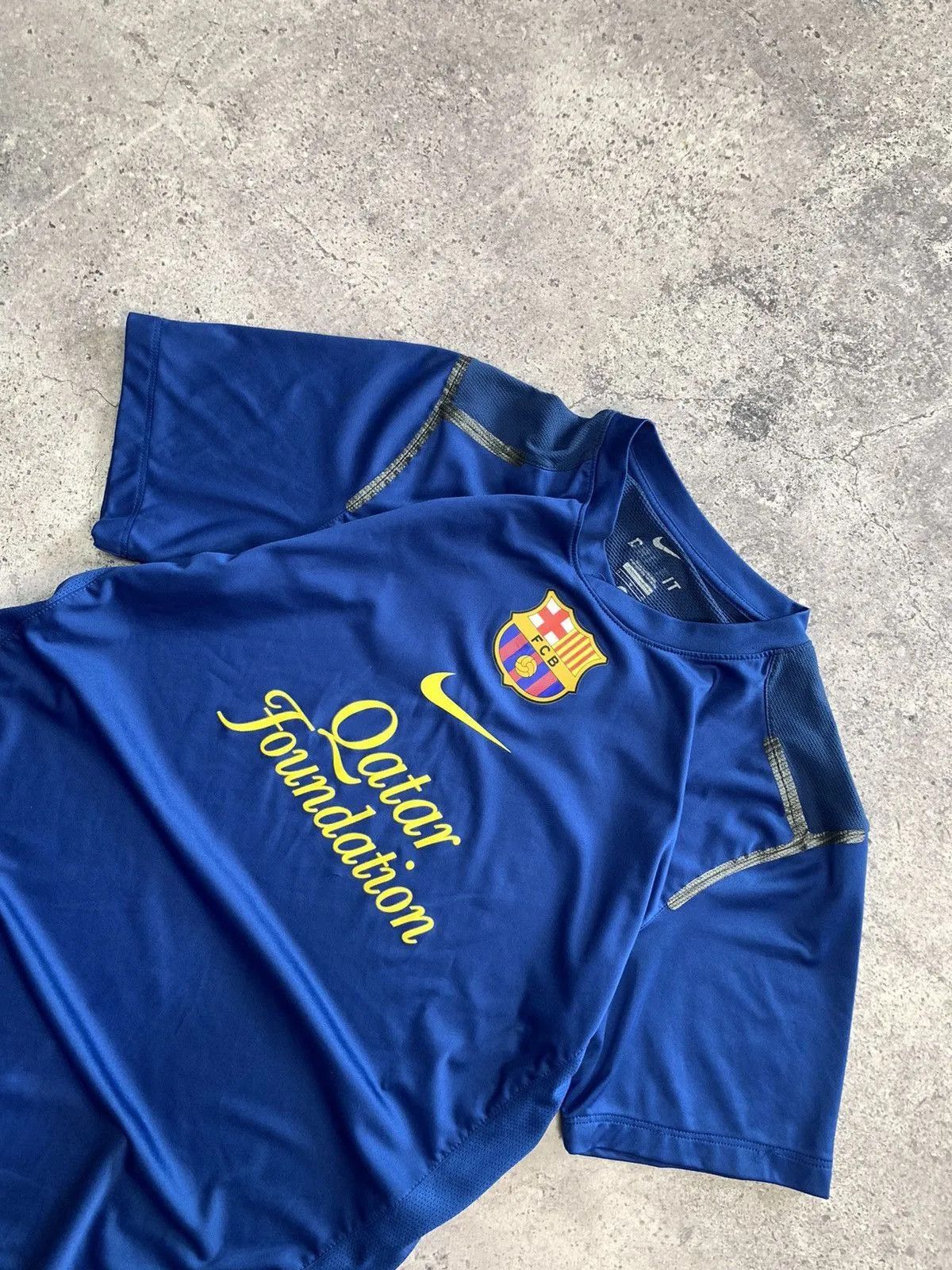 Nike 👉 Vintage Y2K Barcelona Blockcore Faded Sk8 T-Shirt Spain Size US M / EU 48-50 / 2 - 6 Thumbnail
