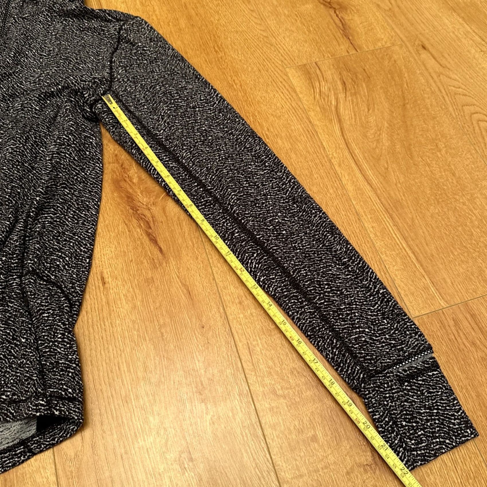 Lululemon Lululemon Outrun Half Zip Ripple Jacquard Size 12 Black White Thumb Holes Yoga Womens Kak? Size XL / US 12-14 / IT 48-50 - 5 Thumbnail