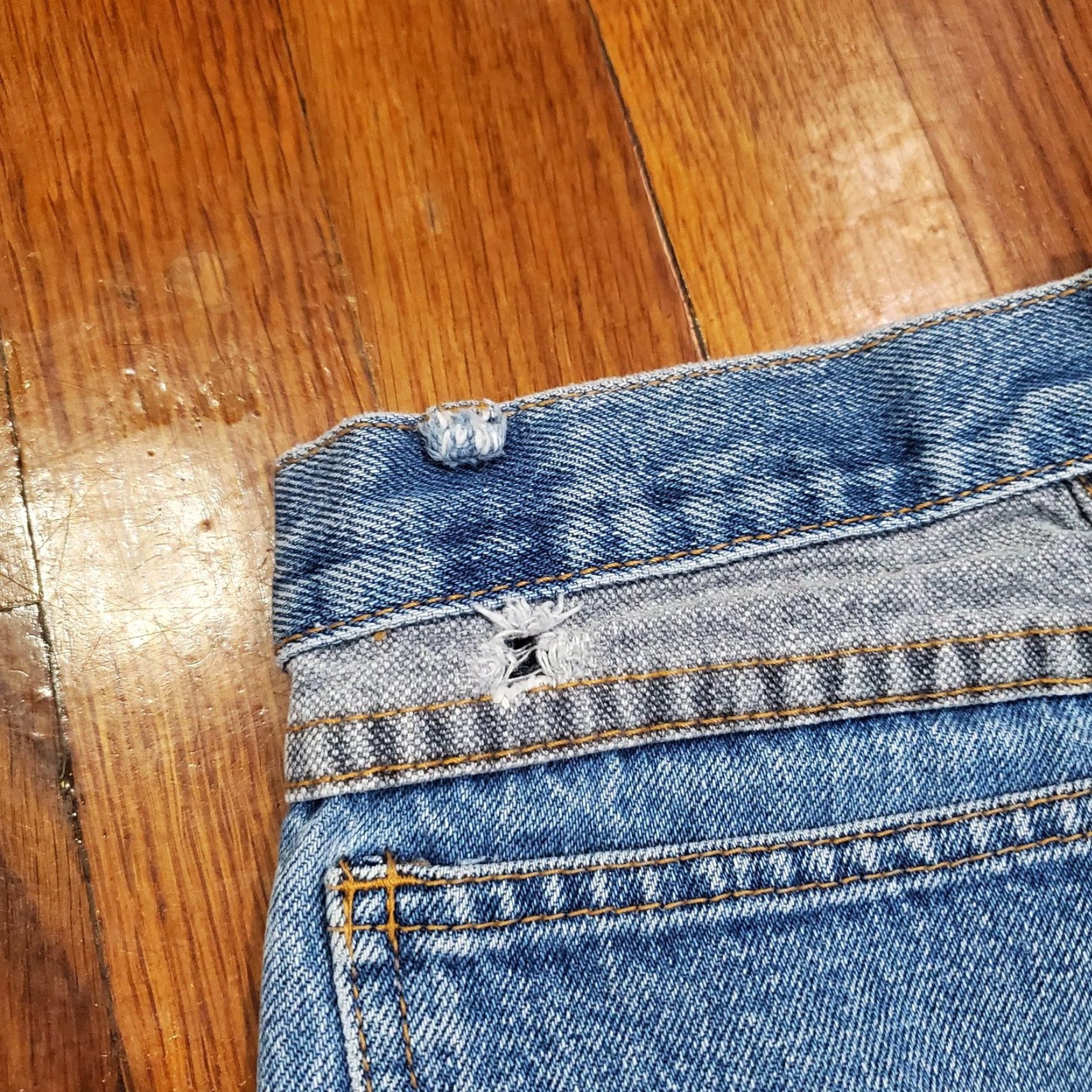 Vintage VINTAGE Basic Helium Mom Jeans Juniors 9 Blue Medium Wash High Rise Denim 29x30 Distressed Pockets Size 30" / US 8 / IT 44 - 4 Thumbnail