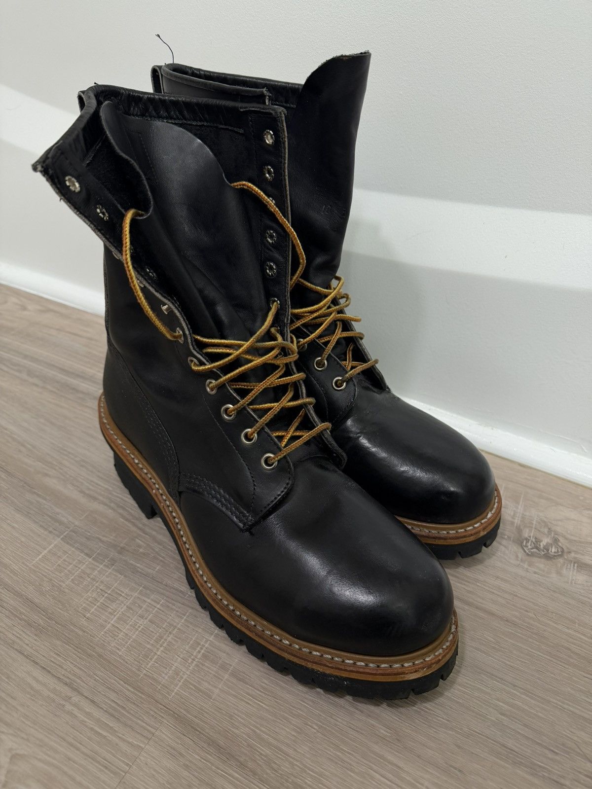 Red Wing RED WING 9070 Black Round Toe Leather Boots (US 8D) | Grailed