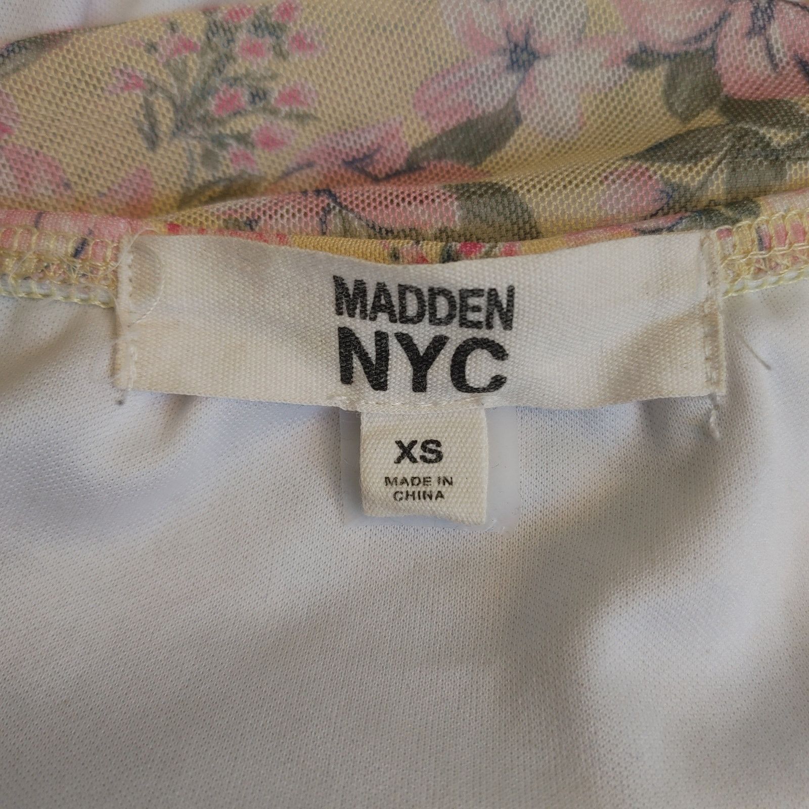 Other Madden Women XS Light Pink Floral Cropped Low Cut Ruffle Top Size XS / US 0-2 / IT 36-38 - 3 Thumbnail
