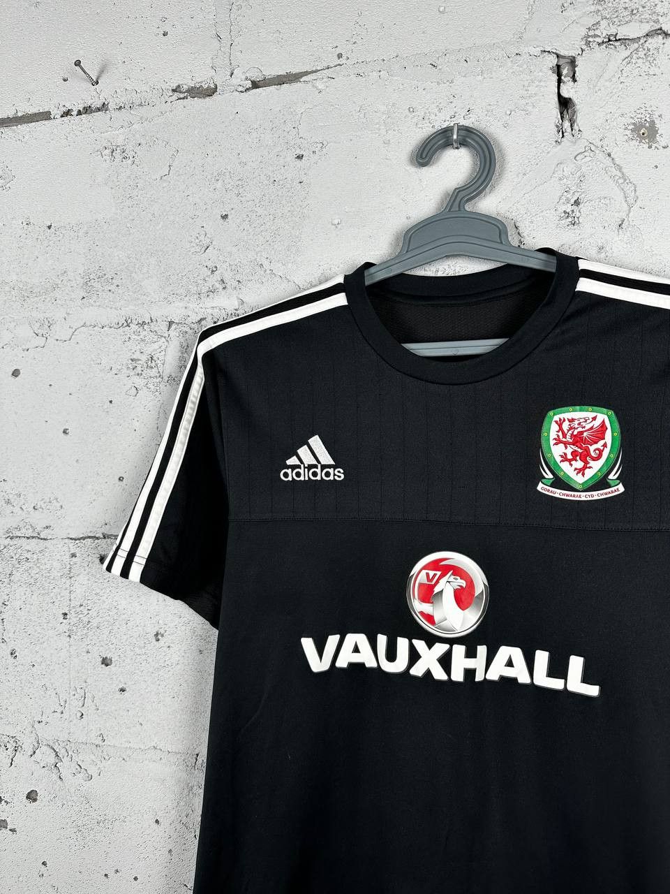 Adidas × Vintage 2015 2016 Adidas Wales Walsh Football Jersey Size L Size US L / EU 52-54 / 3 - 2 Thumbnail