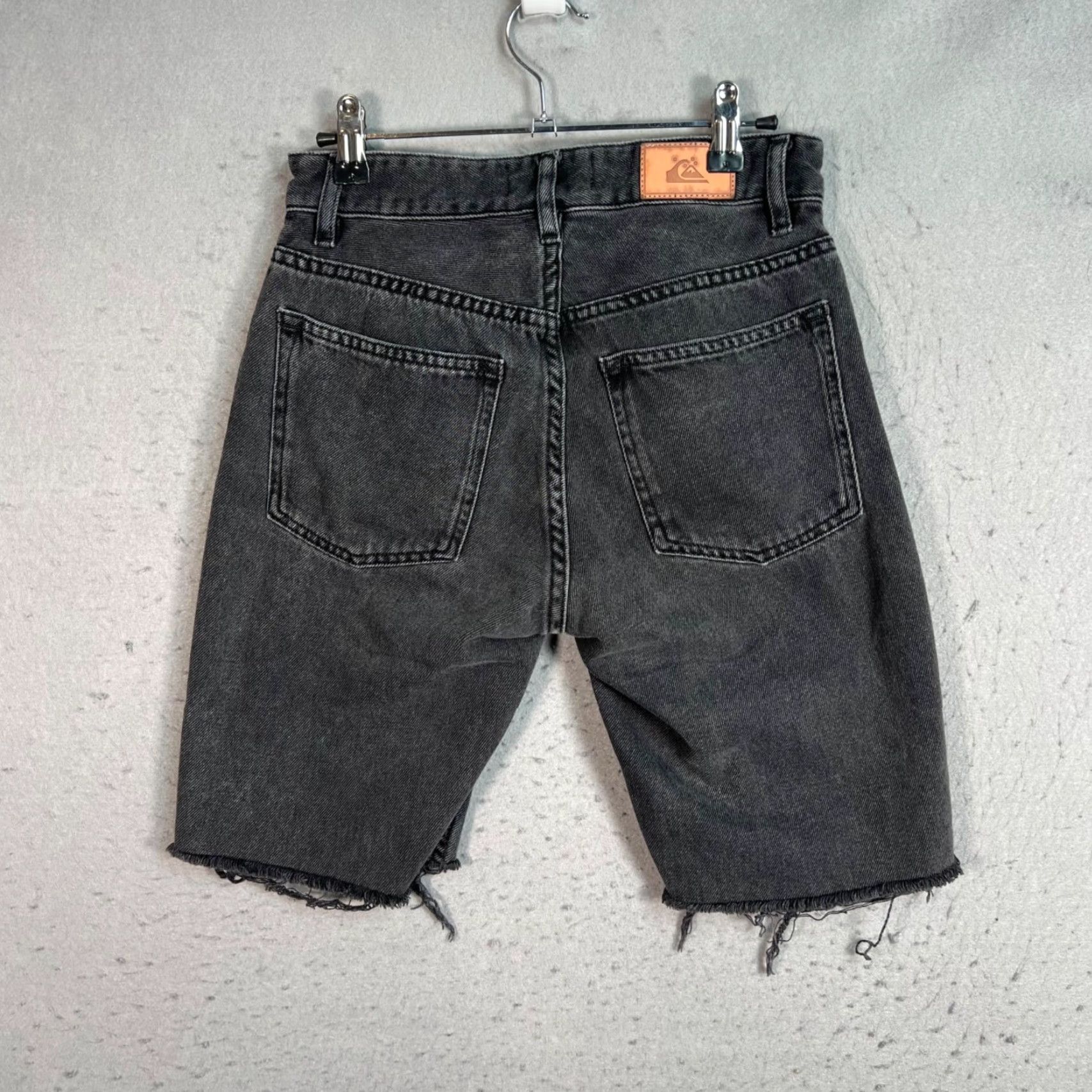 Quiksilver VINTAGE Quiksilver Womens 26 Black Denim Cut-Off Shorts 100% Cotton Size 26" / US 2 / IT 38 - 2 Thumbnail