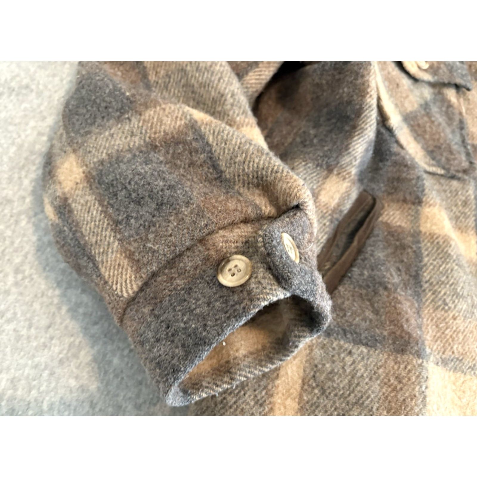 Vintage VINTAGE Woolrich Jacket Mens Large Brown Plaid Buffalo Hunting Wool/Nylon USA 29.5" 24" Pit to Pit Size US L / EU 52-54 / 3 - 6 Thumbnail
