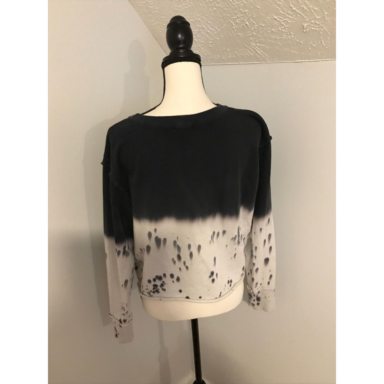 Anthropologie Anthropologie t. la Cropped Roll Hem Crewneck Sweatshirt Size M / US 6-8 / IT 42-44 - 3 Thumbnail
