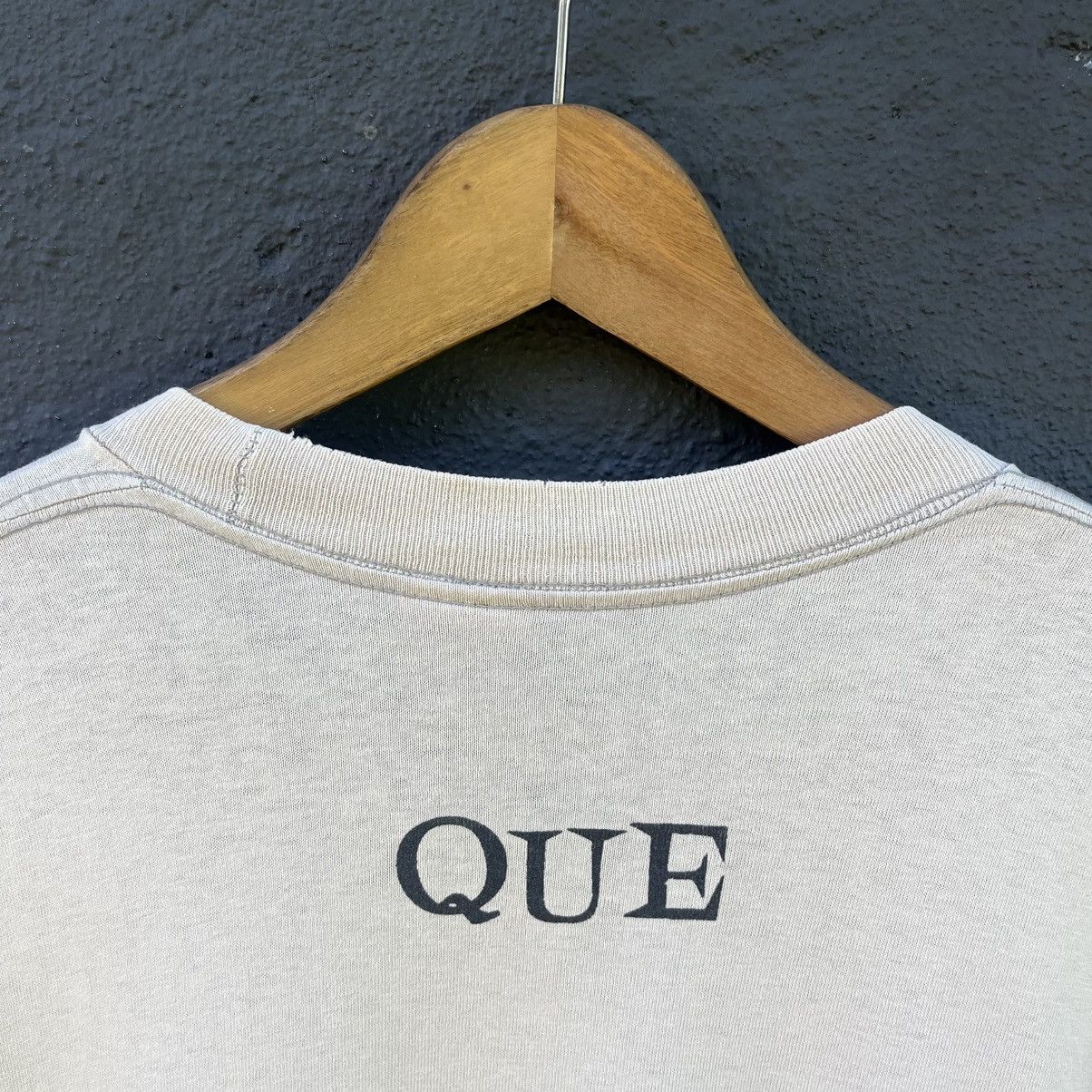 Vintage Thrashed Faded Vintage 90s QUE Surfwear Brand Tee Size US L / EU 52-54 / 3 - 4 Thumbnail