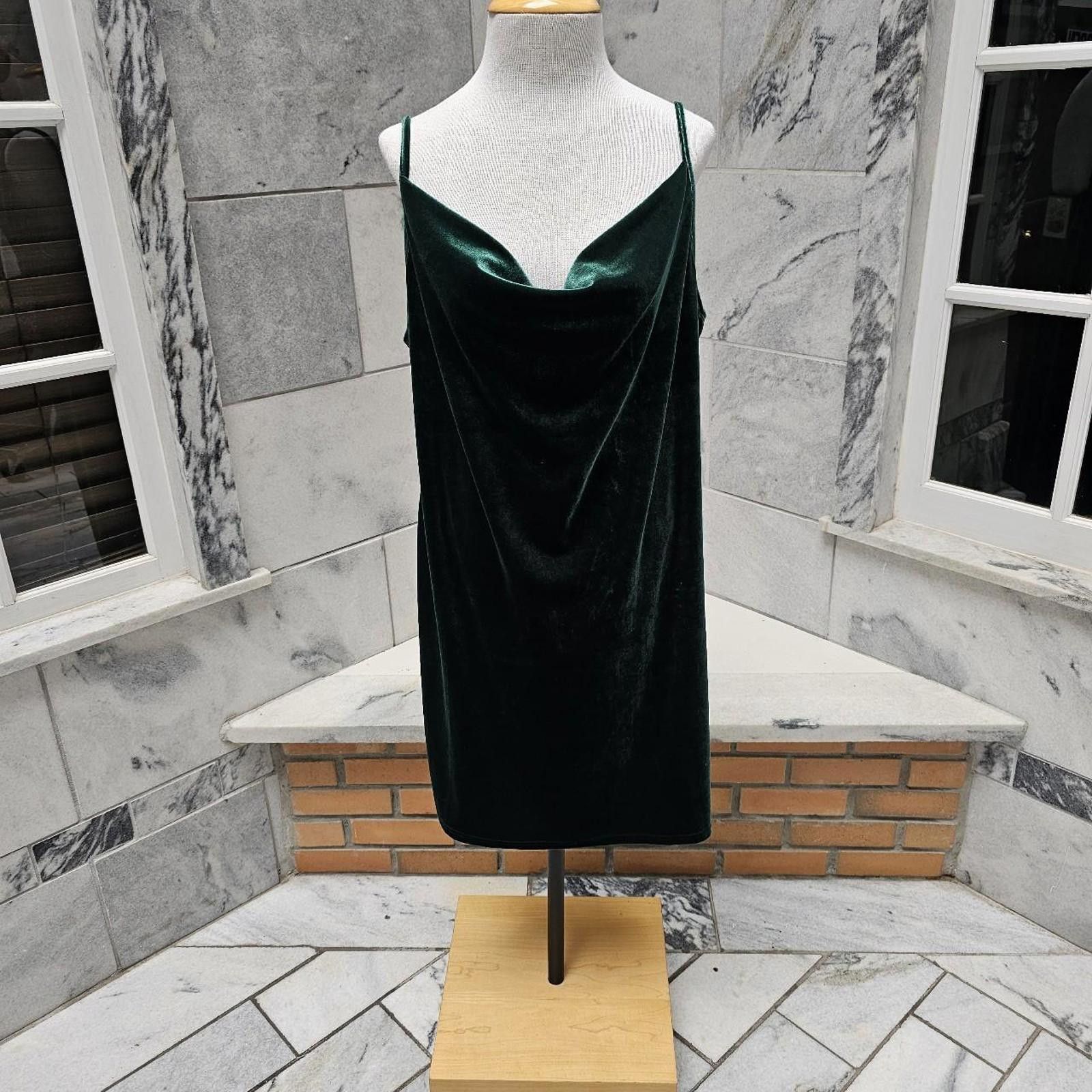 Shein SHEIN Women's Curve 3X Dark Green Velvet Dress Size 3XL / US 20-22 - 5 Thumbnail