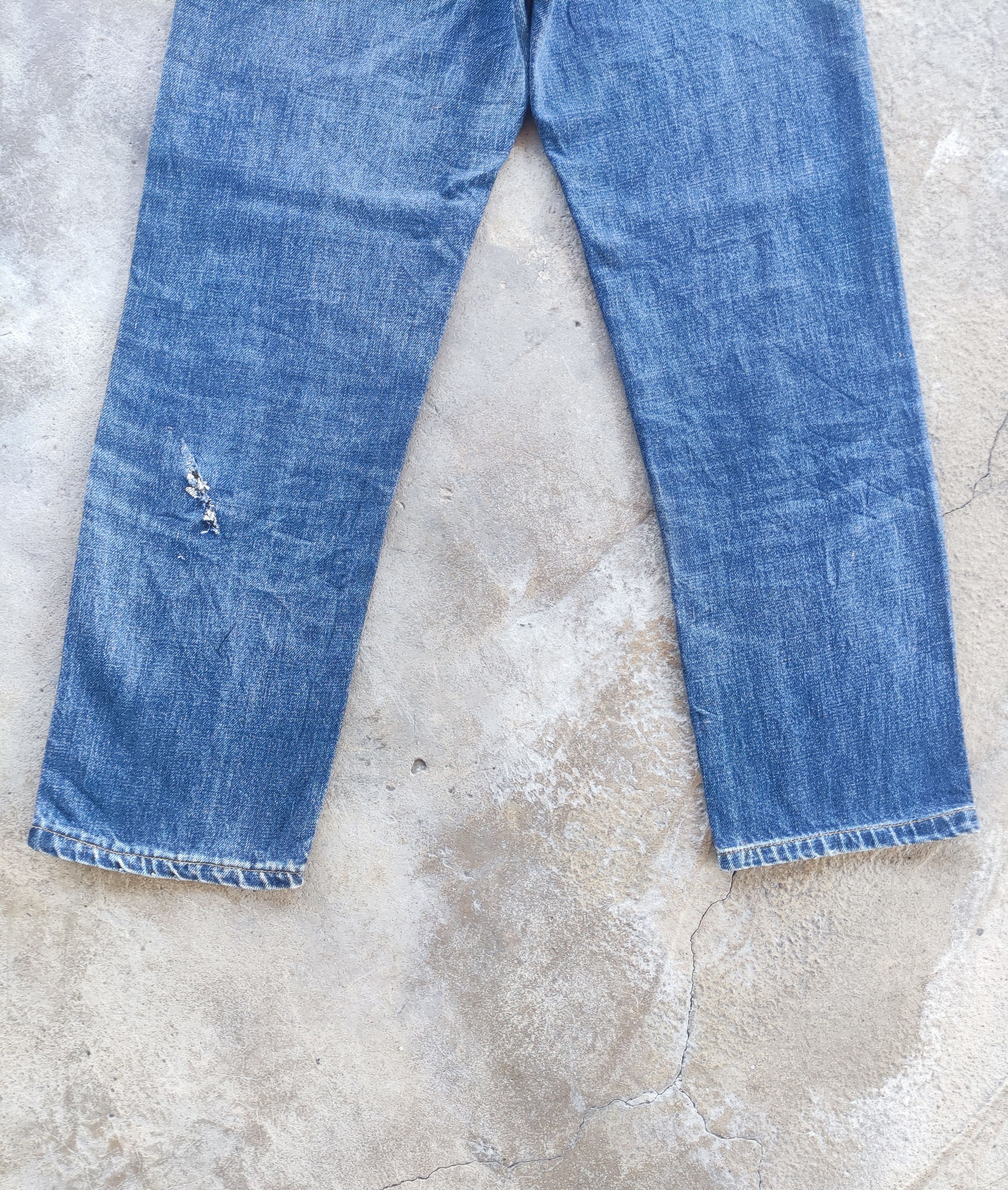 Jean × Levi's × Vintage Vintage Levi's 552 Distressed Jeans Faded Denim Pants W28 Size US 28 / EU 44 - 11 Thumbnail