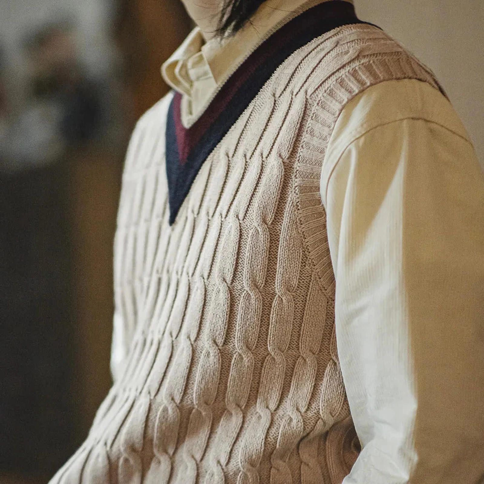 Vintage Retro Style V-Neck Sweater Vest Size US M / EU 48-50 / 2 - 4 Thumbnail