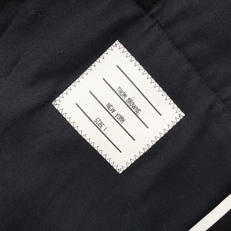 Thom Browne Thom Browne size1 Double-breasted gold buttoned suit Size 36S - 5 Thumbnail