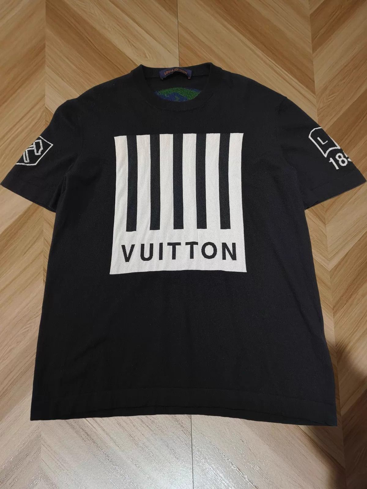 Louis Vuitton Black Short Sleeve Graphic T-Shirt with Stripes Size US XXL / EU 58 / 5 - 1 Thumbnail