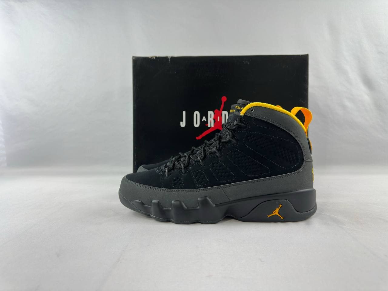 Nike Nike Air Jordan 9 Retro ‘Dark Charcoal University Gold’ Size US 8.5 / EU 41-42 - 4 Thumbnail