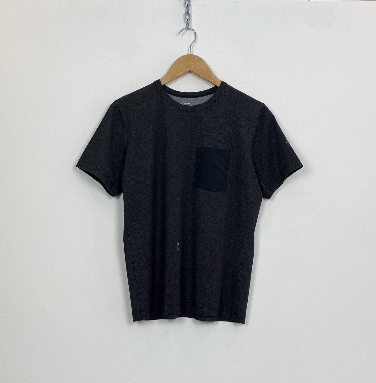 Arc'teryx Arc’teryx Short Sleeve T-Shirt With Pocket Size M Black Top Size US M / EU 48-50 / 2 - 1 Thumbnail