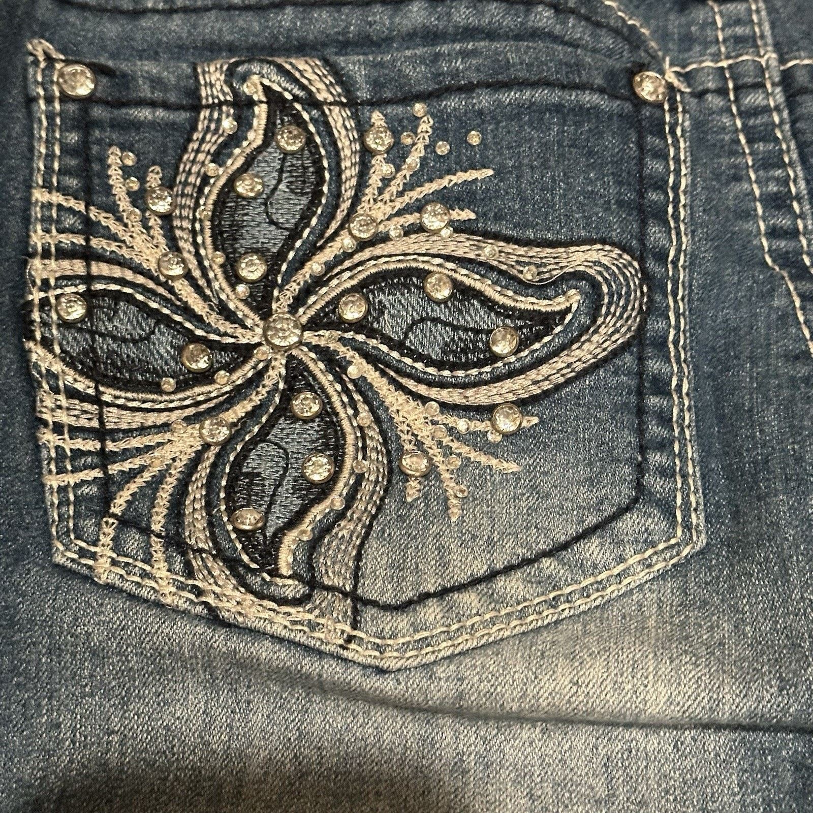 Indigo Love Indigo Jean Women's Size 6 Cuffed Capri Bling Size 28" / US 6 / IT 42 - 9 Thumbnail