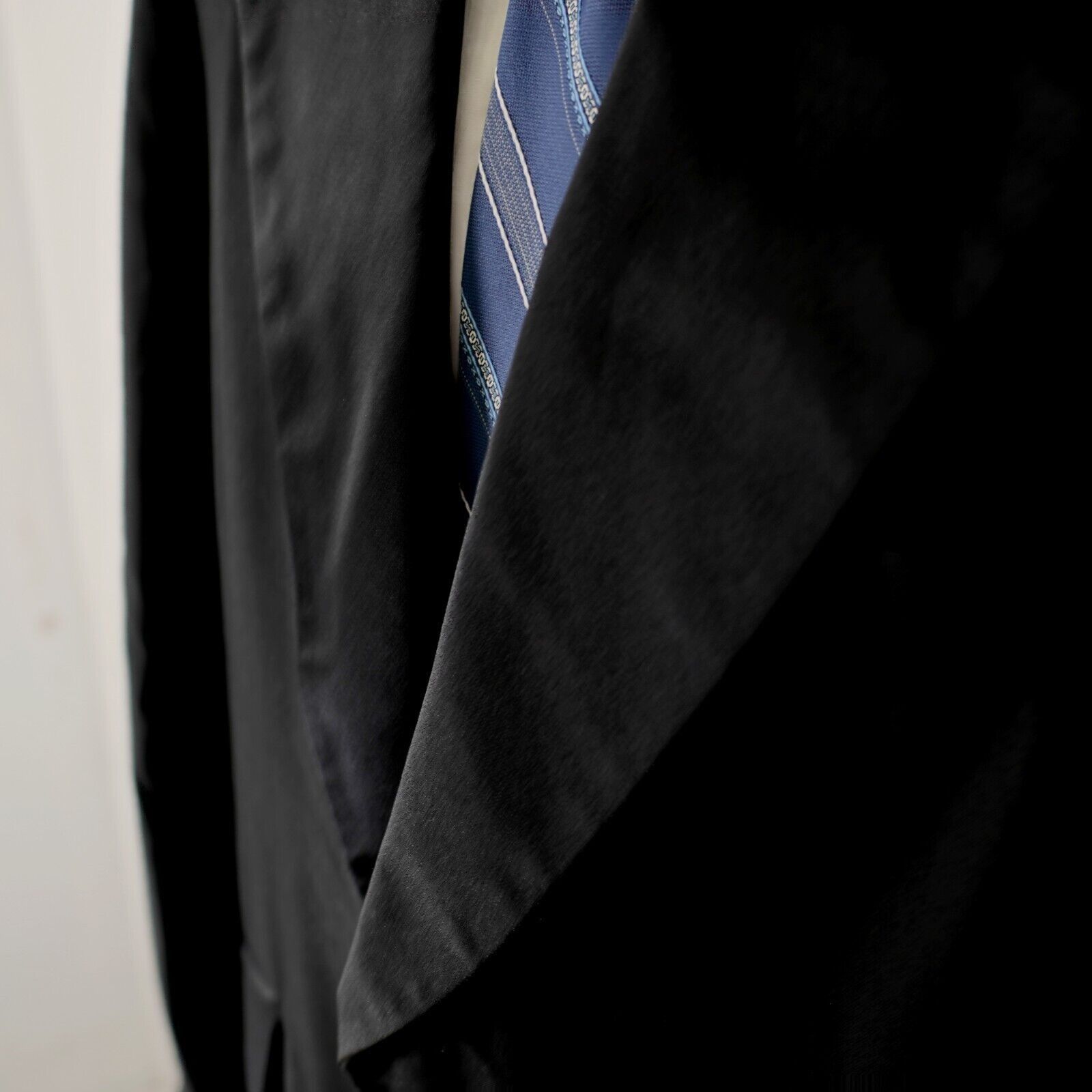 Saks Fifth Avenue Lord West Saks Fifth Ave Black Wool 1 Felt Button Tuxedo Jac Size 38R - 4 Thumbnail