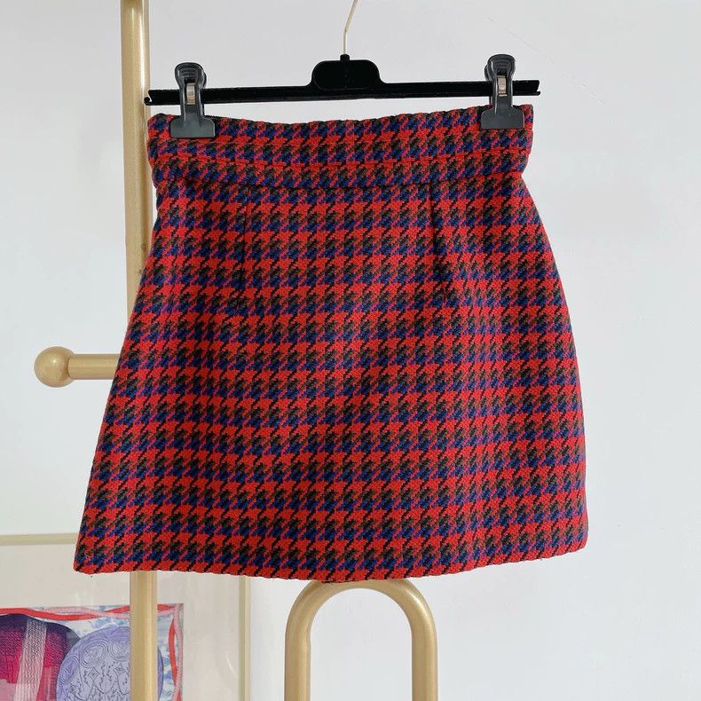 Gucci Gucci Red checkered tweed skirt 2504-Nextarrow Size 26" / US 2 / IT 38 - 2 Thumbnail